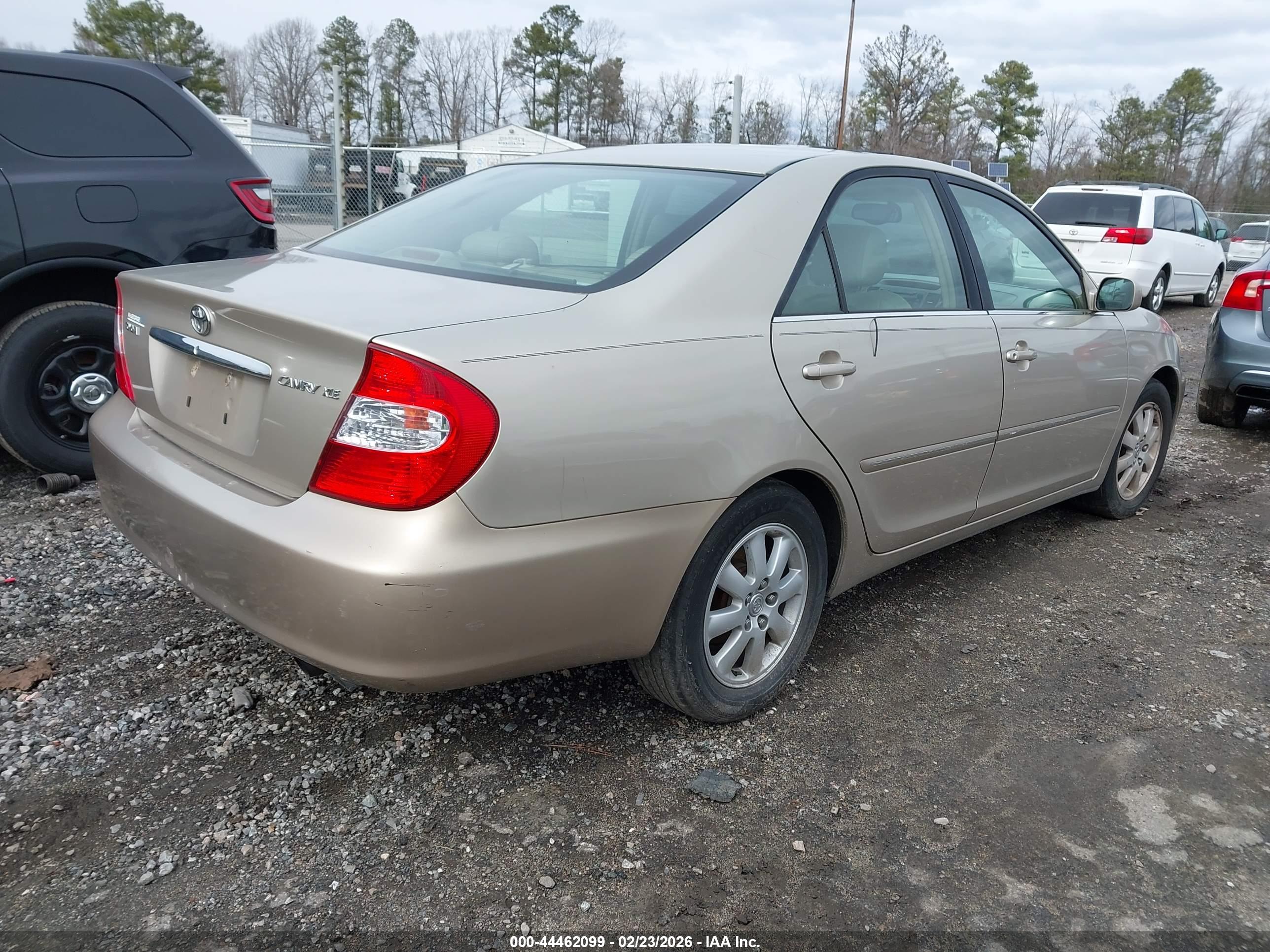 TOYOTA CAMRY image 4