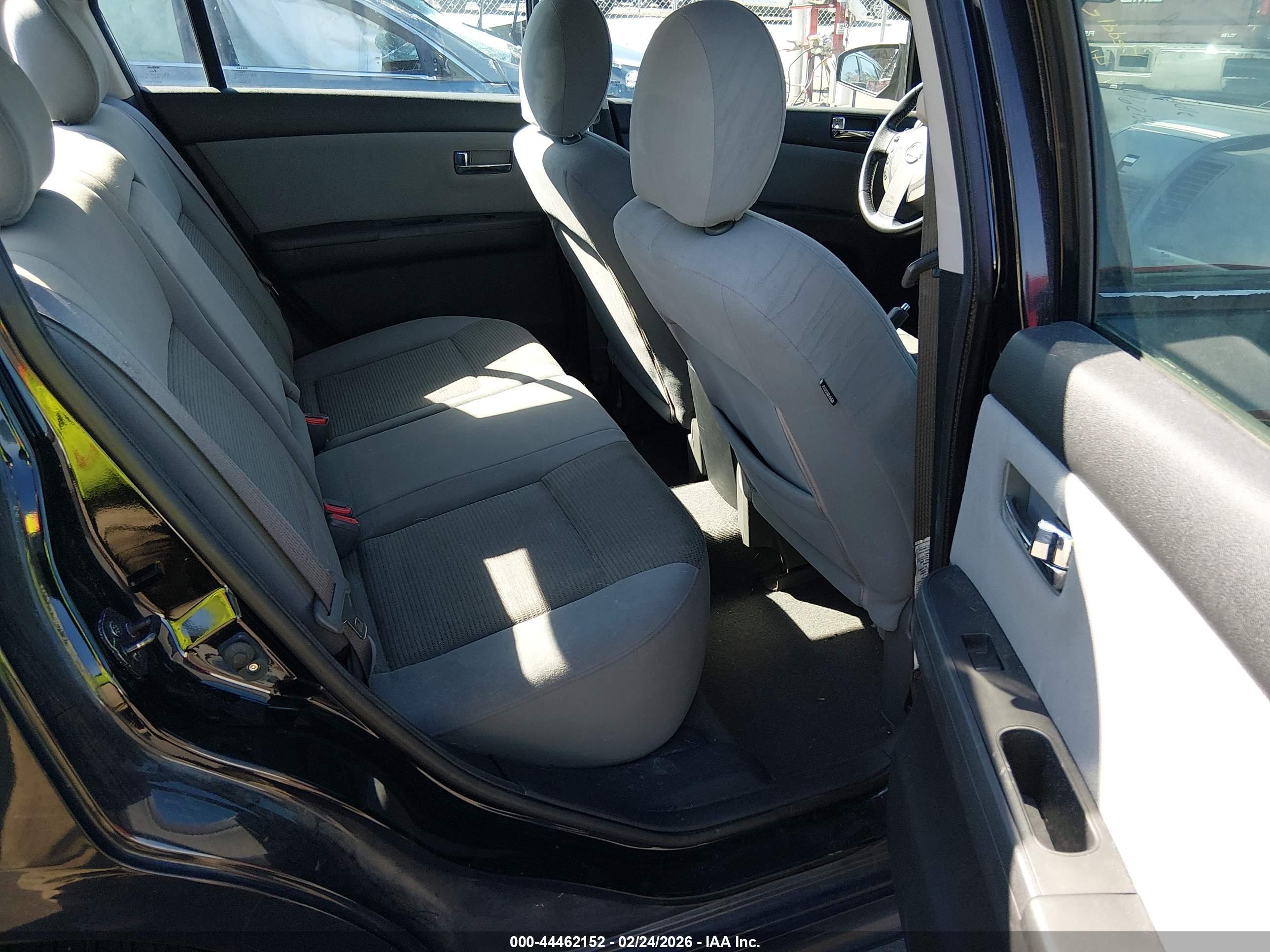 NISSAN SENTRA image 8