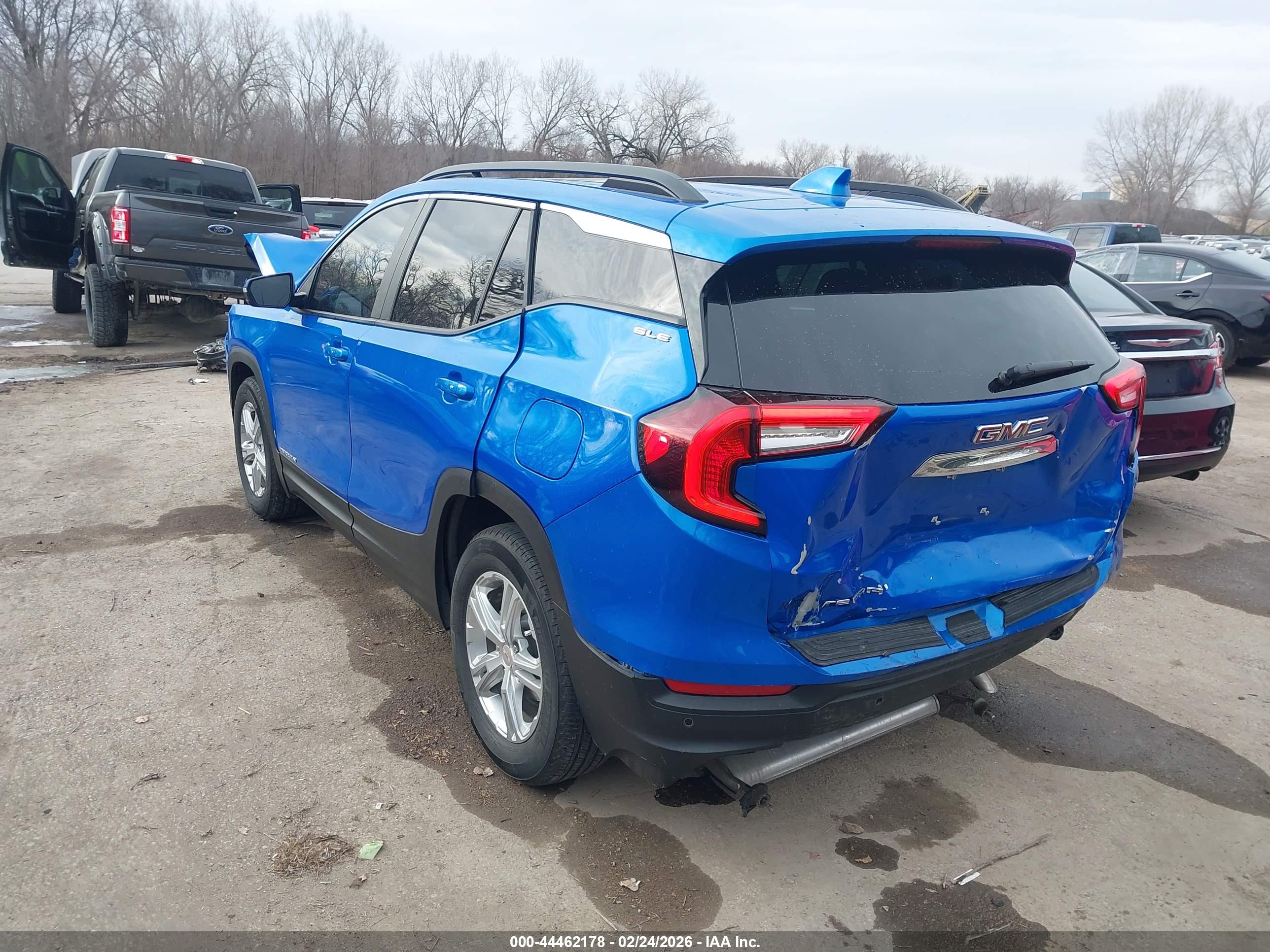 GMC TERRAIN image 3