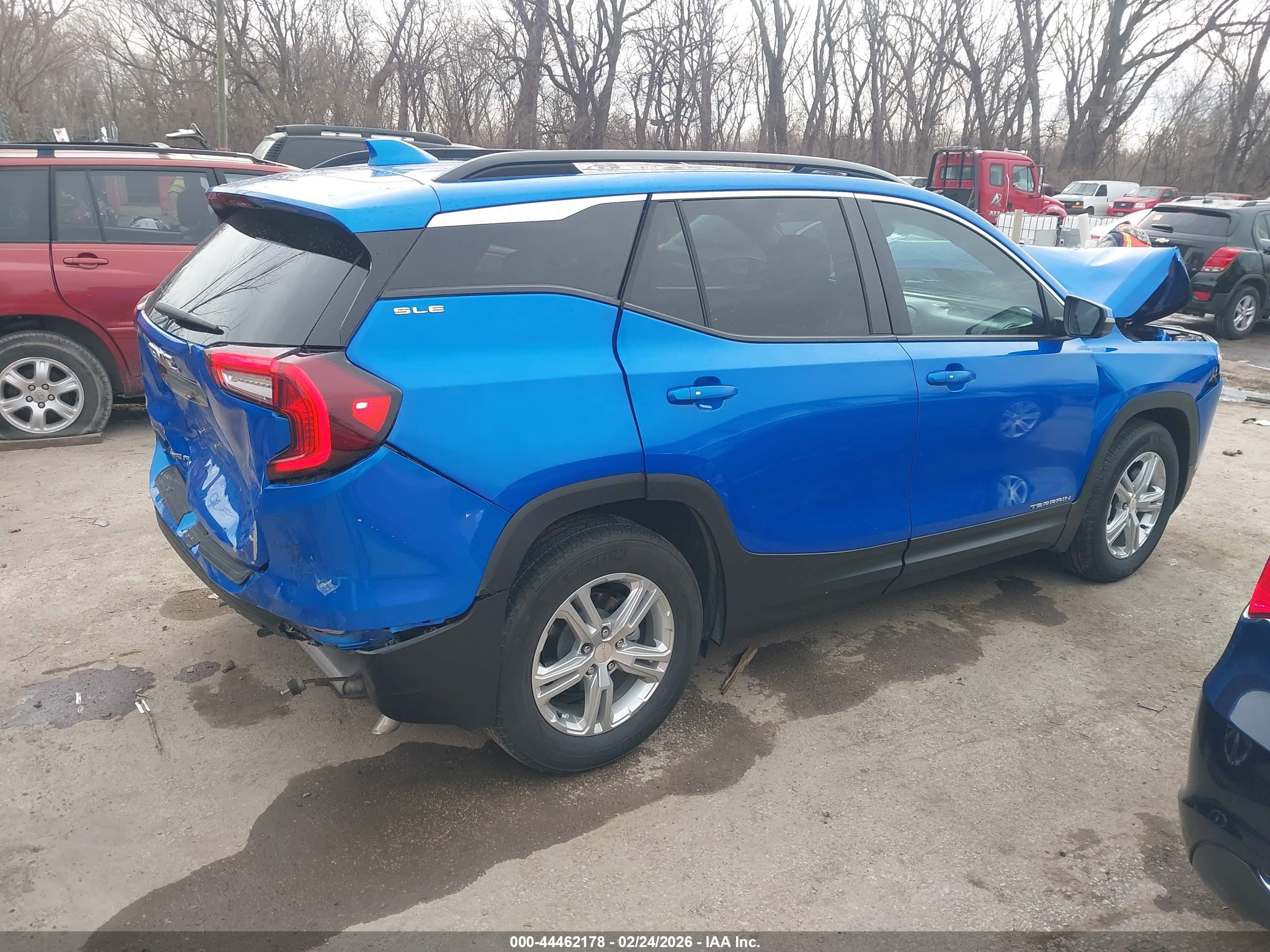 GMC TERRAIN image 4
