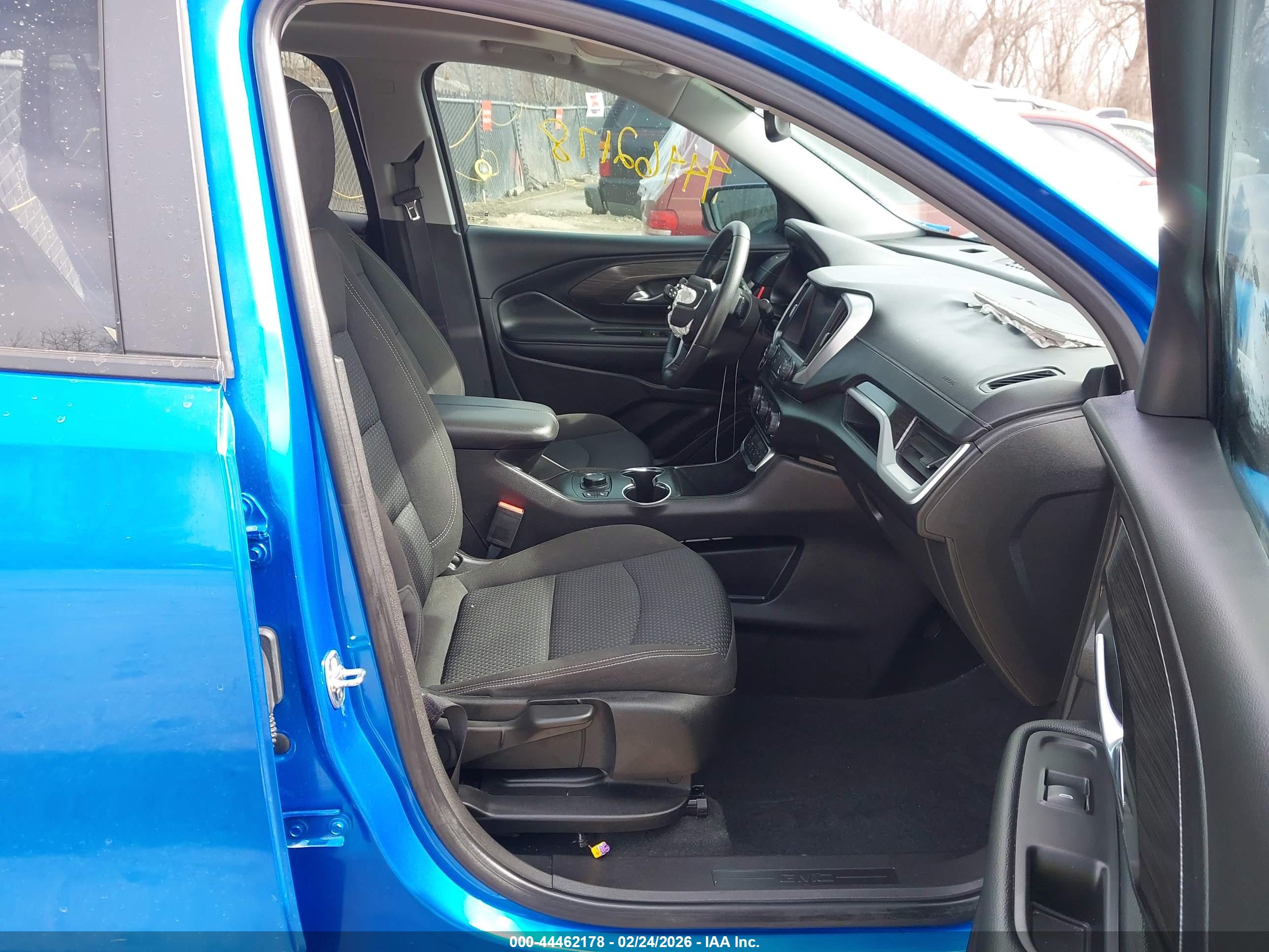 GMC TERRAIN image 5