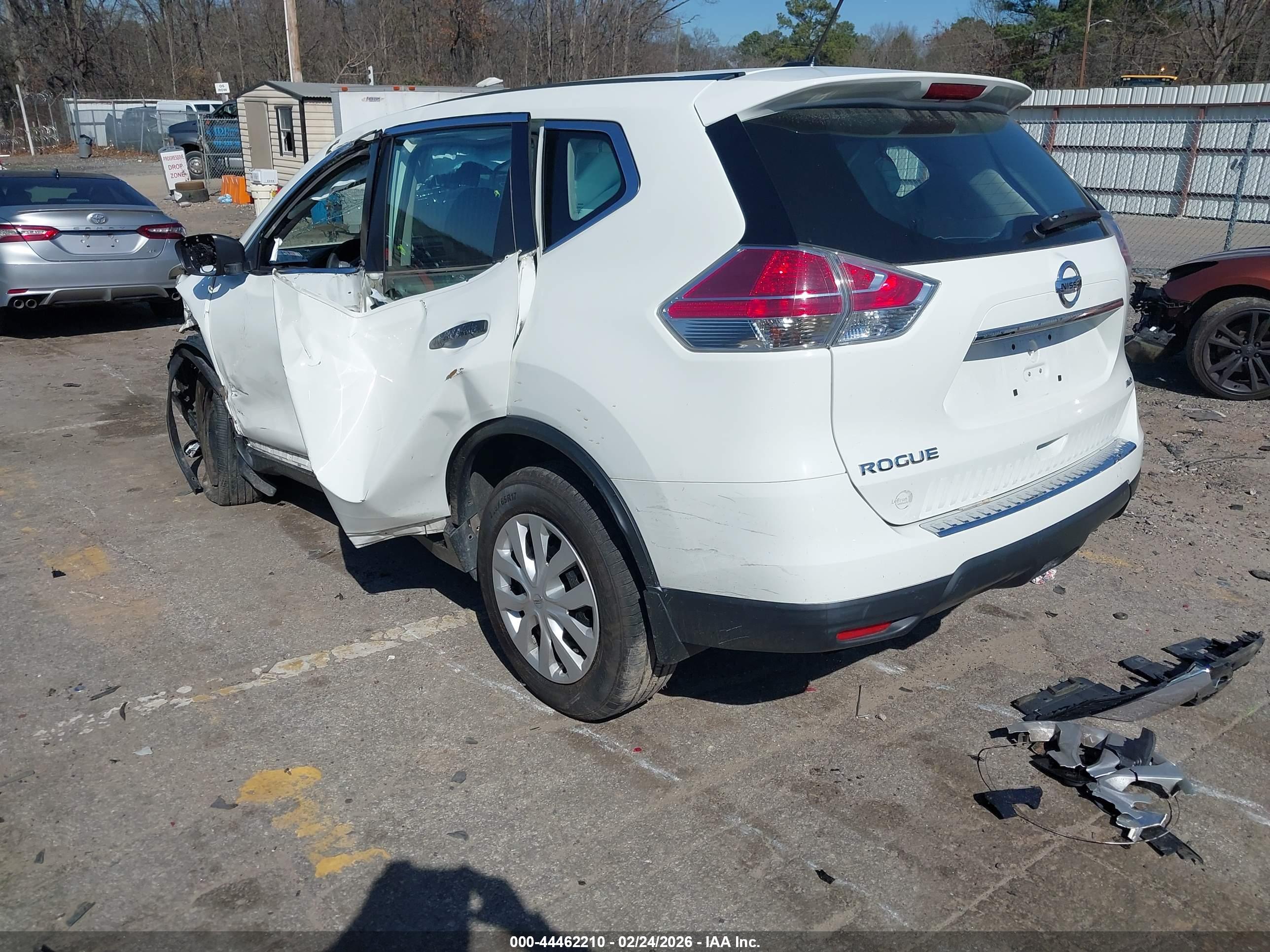 NISSAN ROGUE image 3