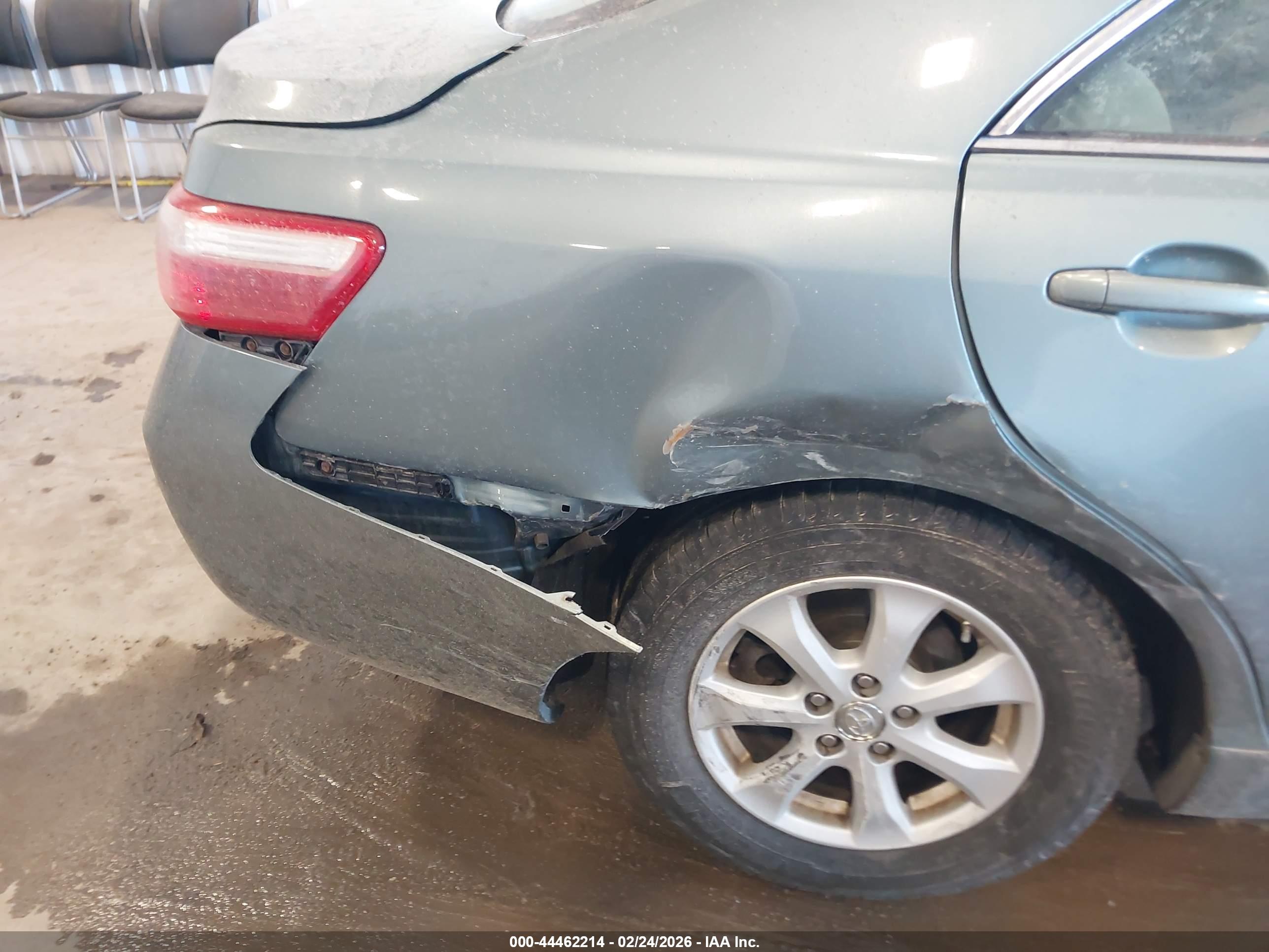TOYOTA CAMRY image 6