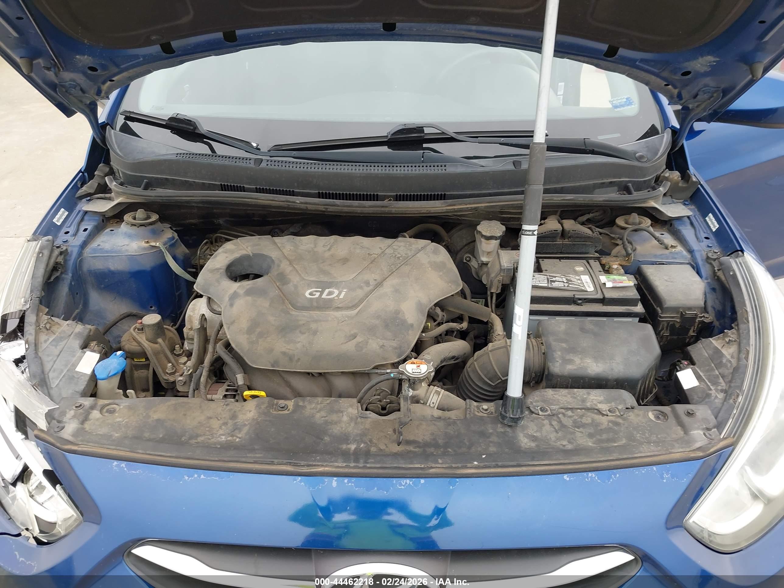 HYUNDAI ACCENT image 10