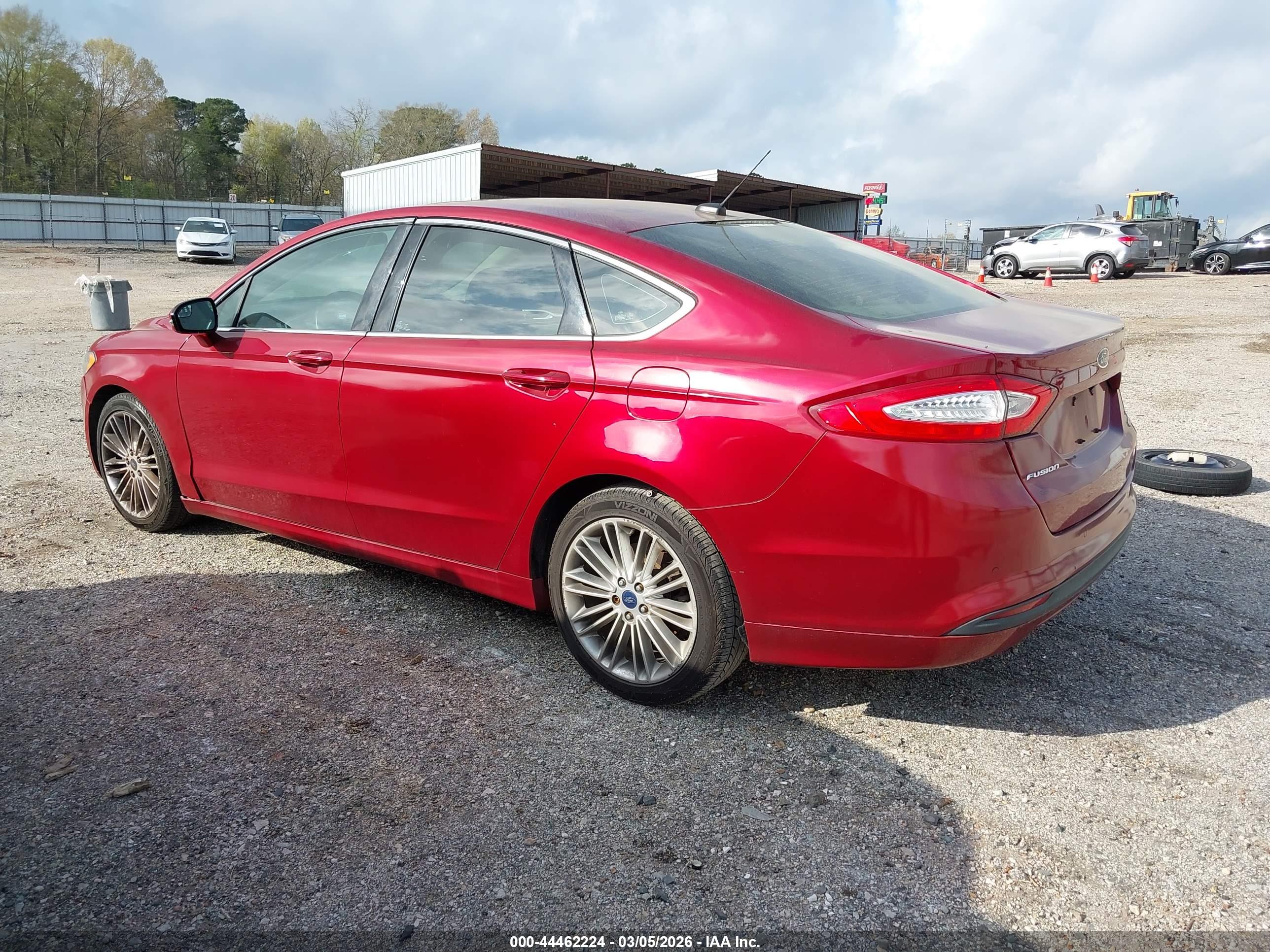 FORD FUSION image 3