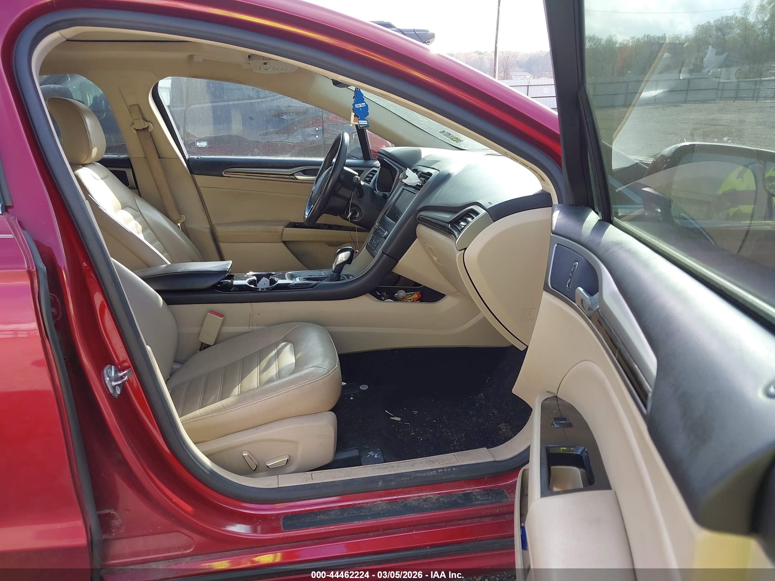FORD FUSION image 5