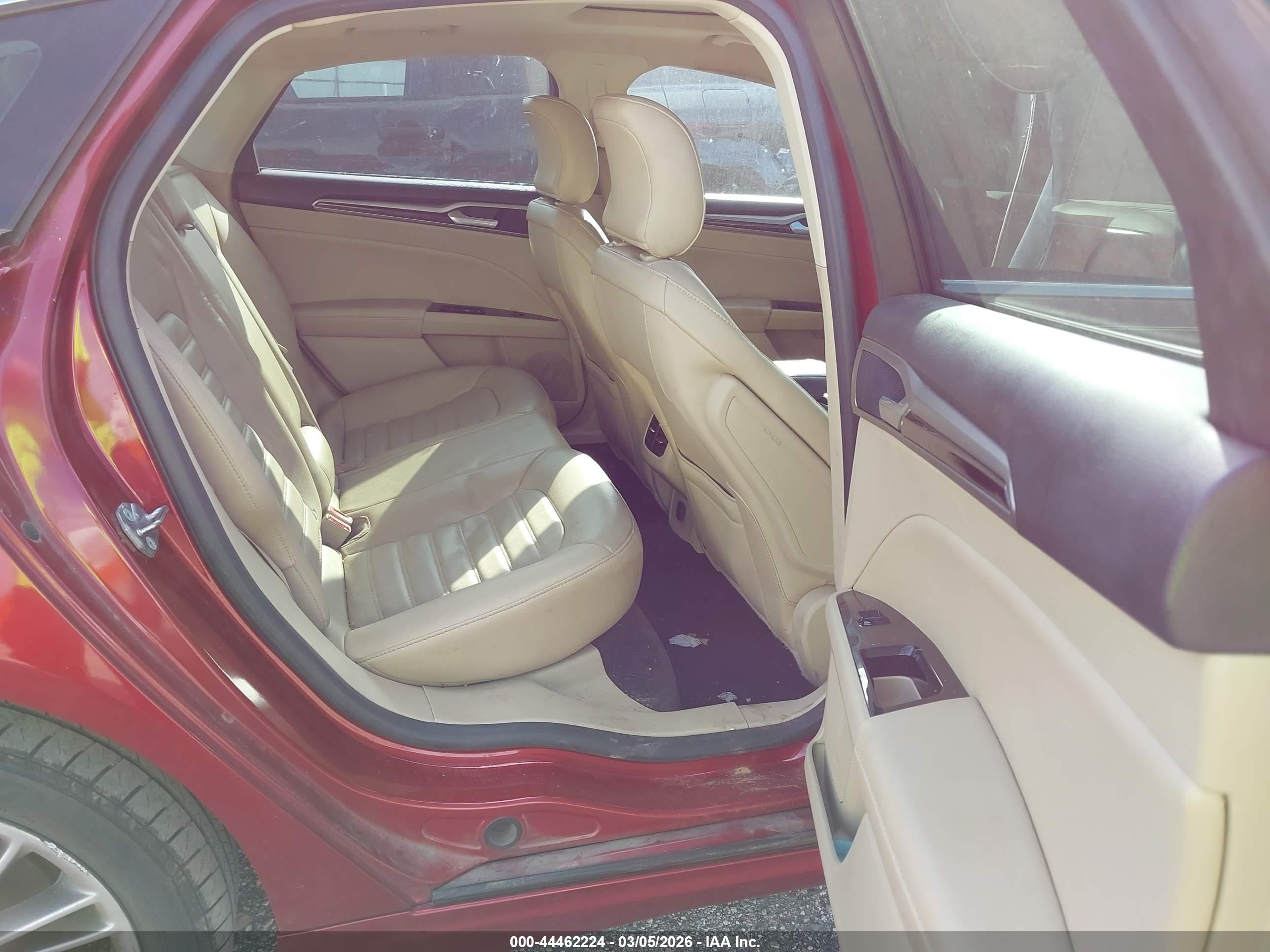 FORD FUSION image 8