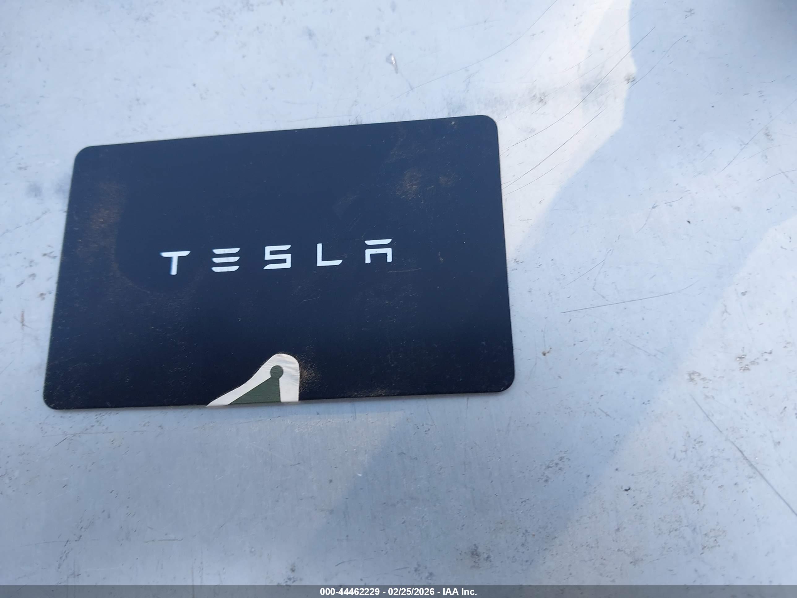 TESLA MODEL image 11