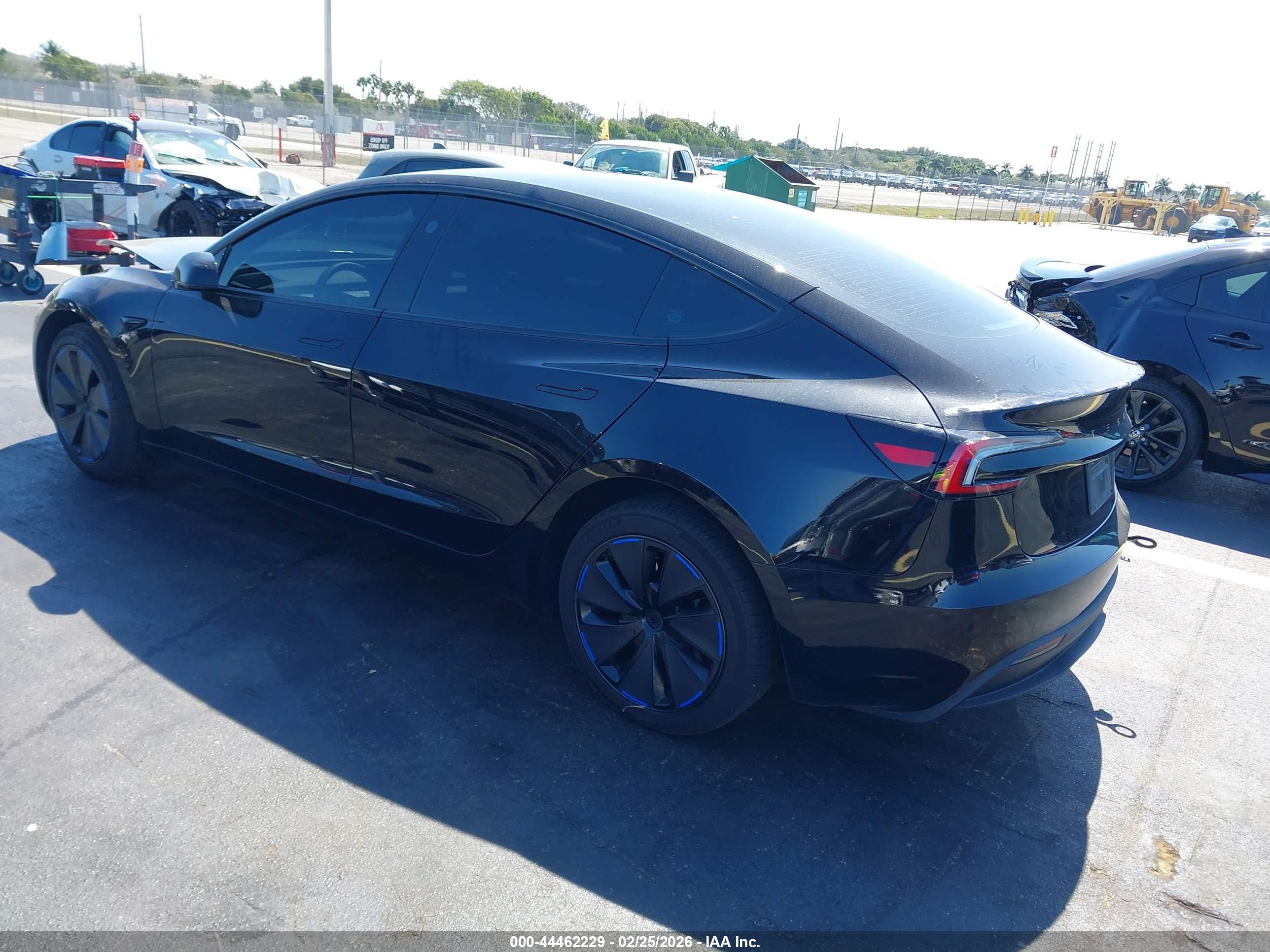 TESLA MODEL image 3