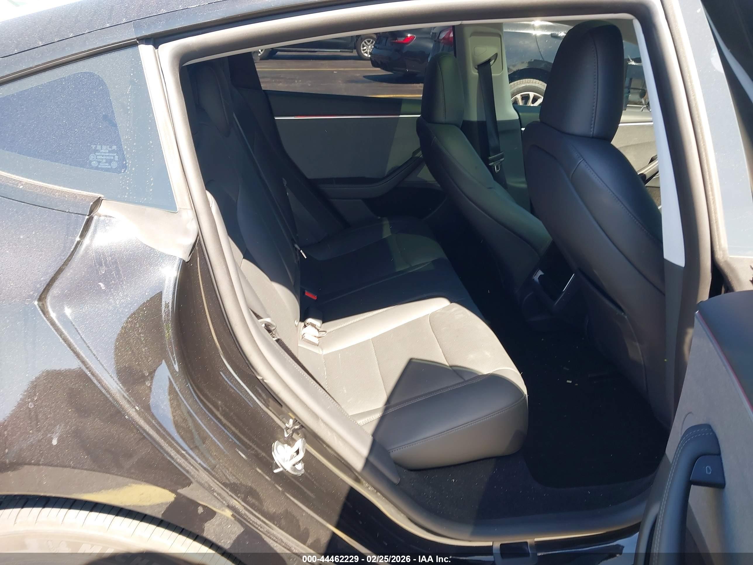 TESLA MODEL image 8