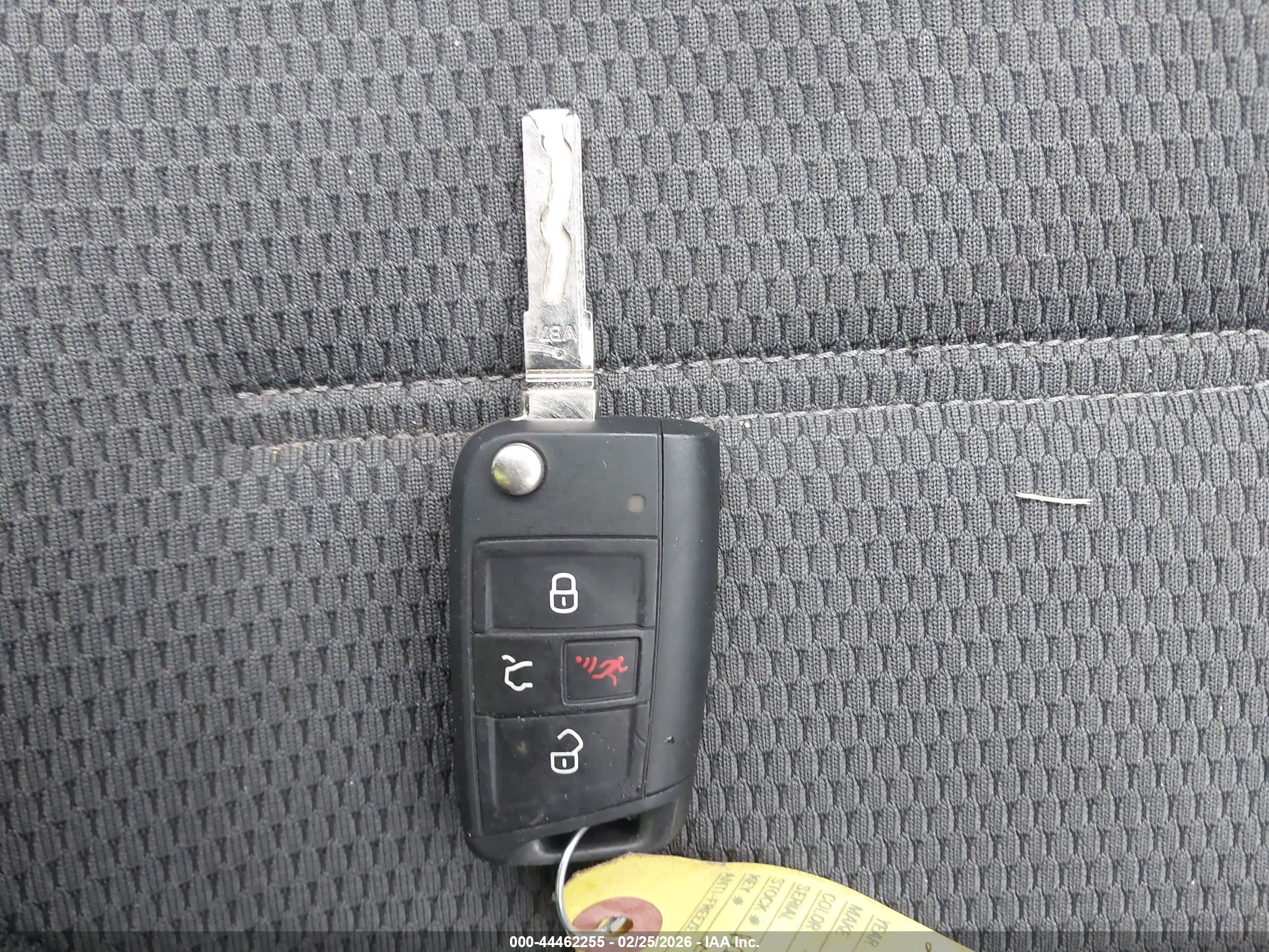 VOLKSWAGEN GOLF image 11