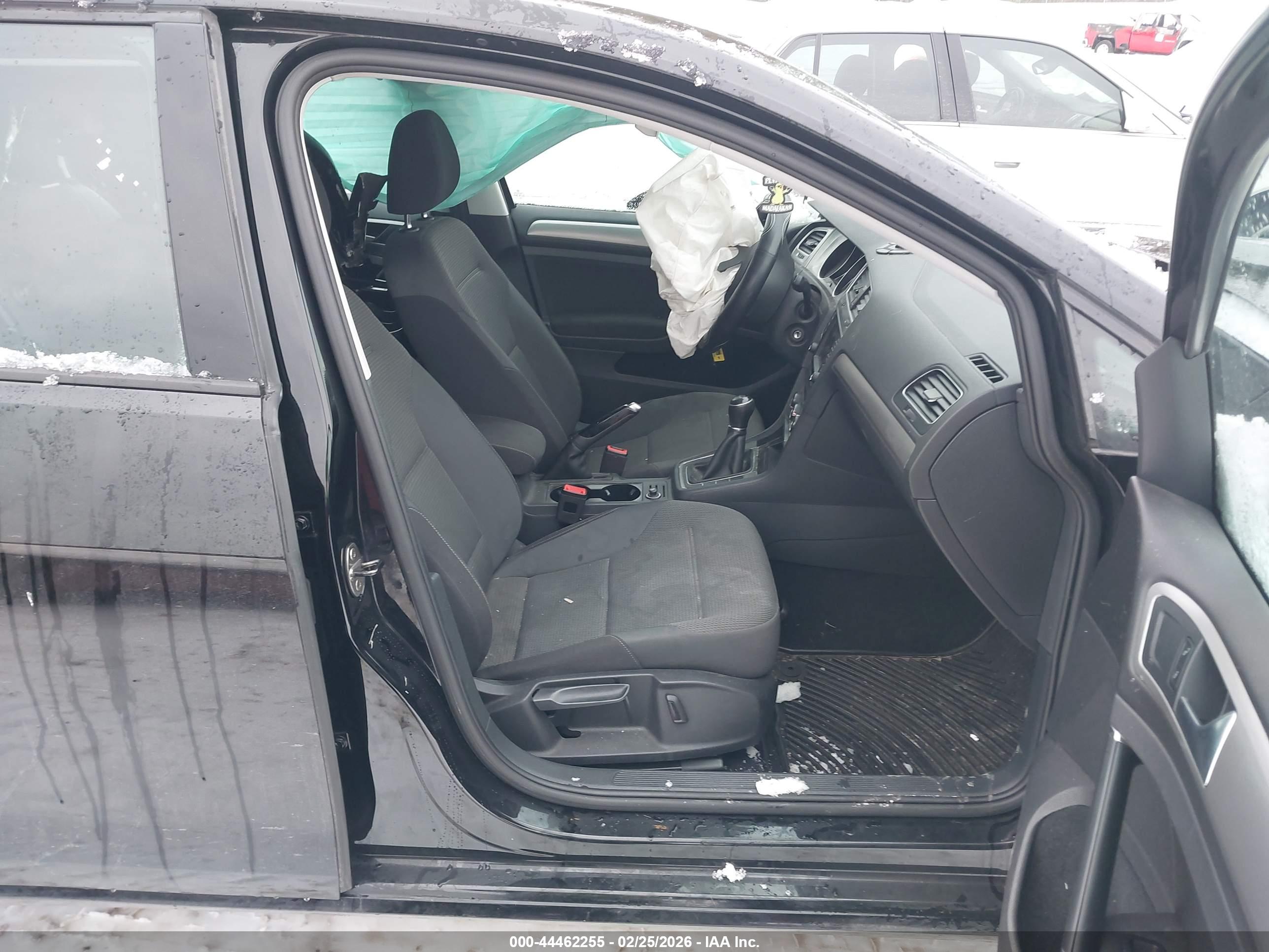 VOLKSWAGEN GOLF image 5