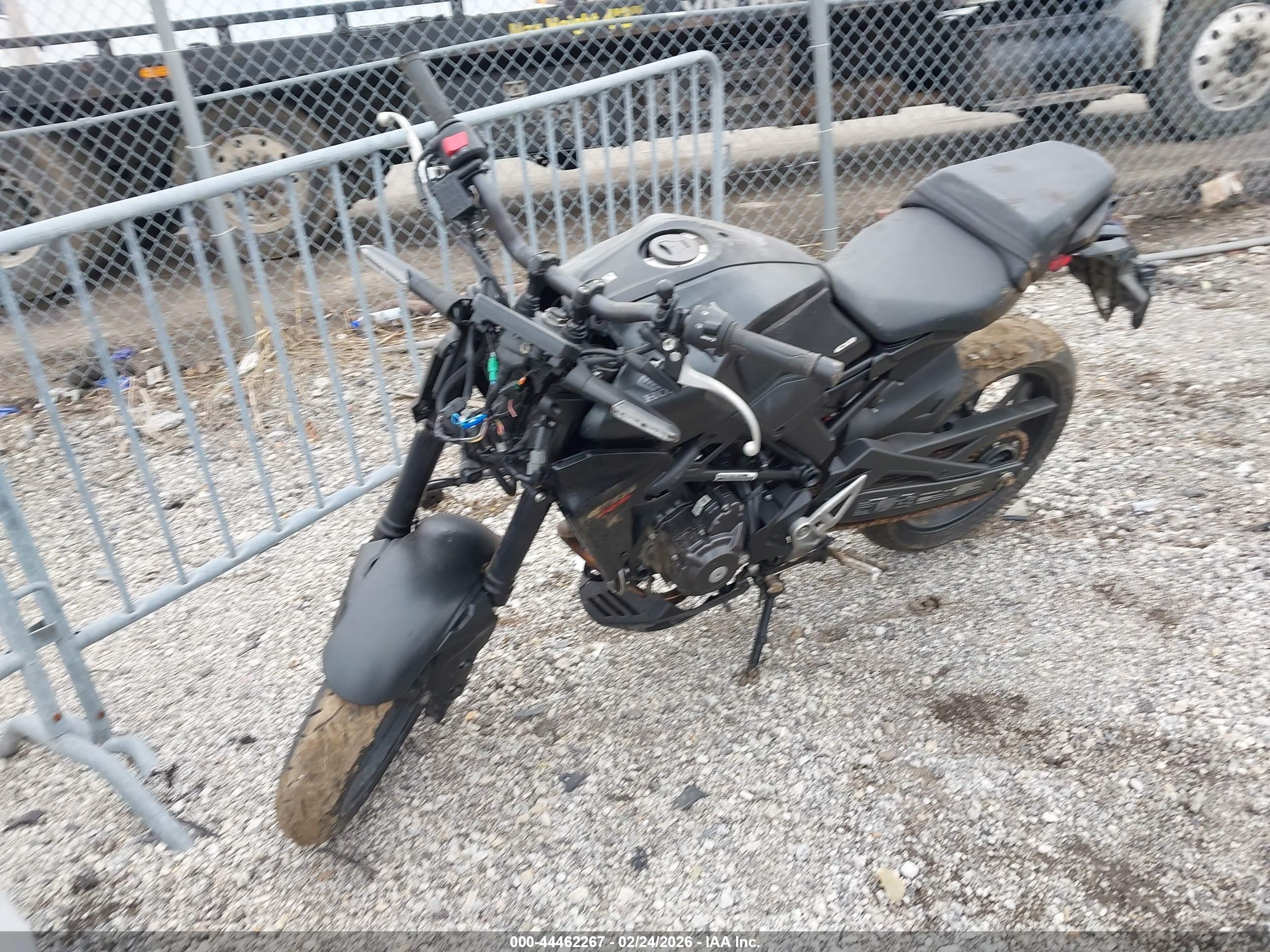 HONDA CBF300 image 2