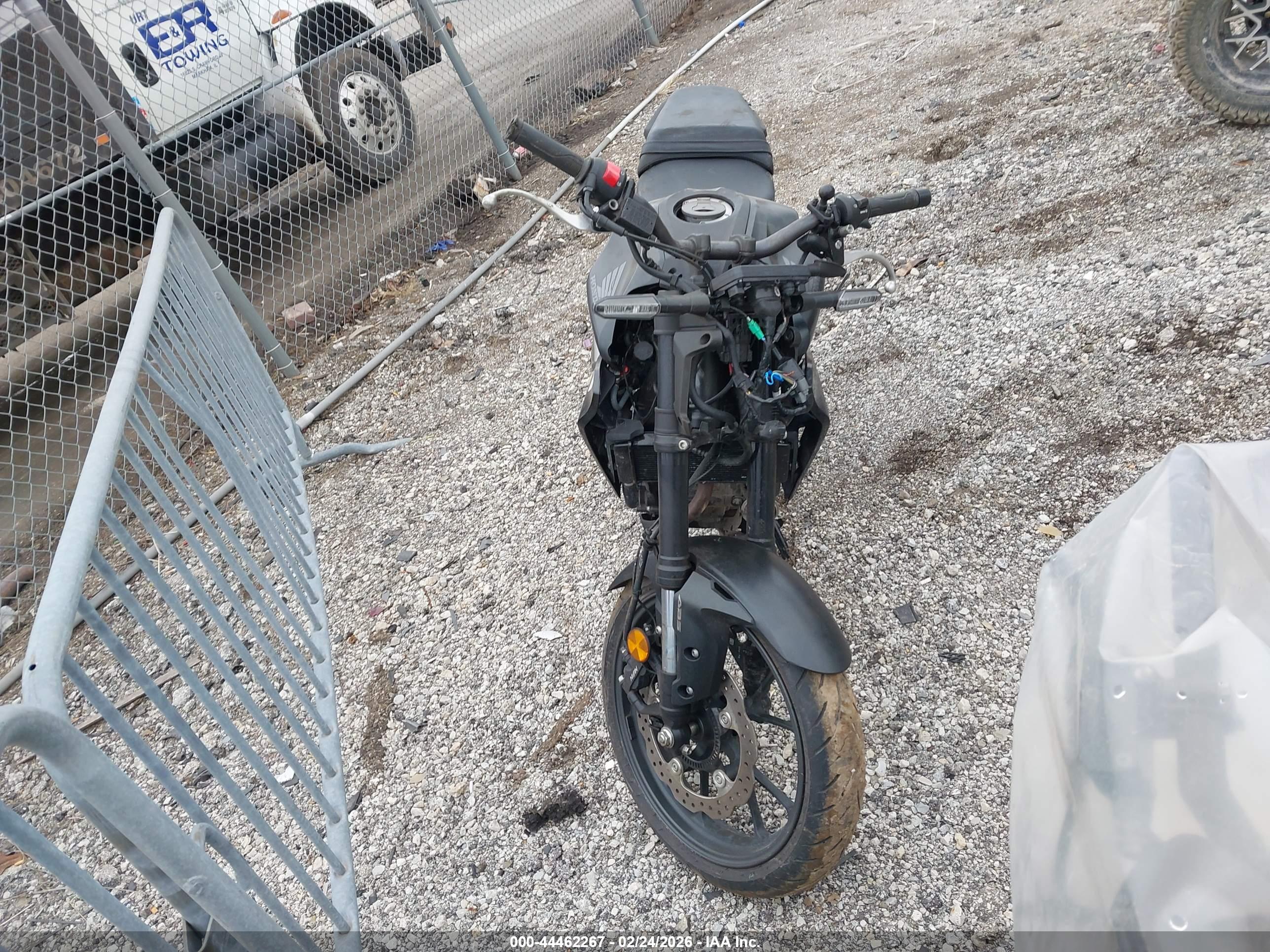 HONDA CBF300 image 5