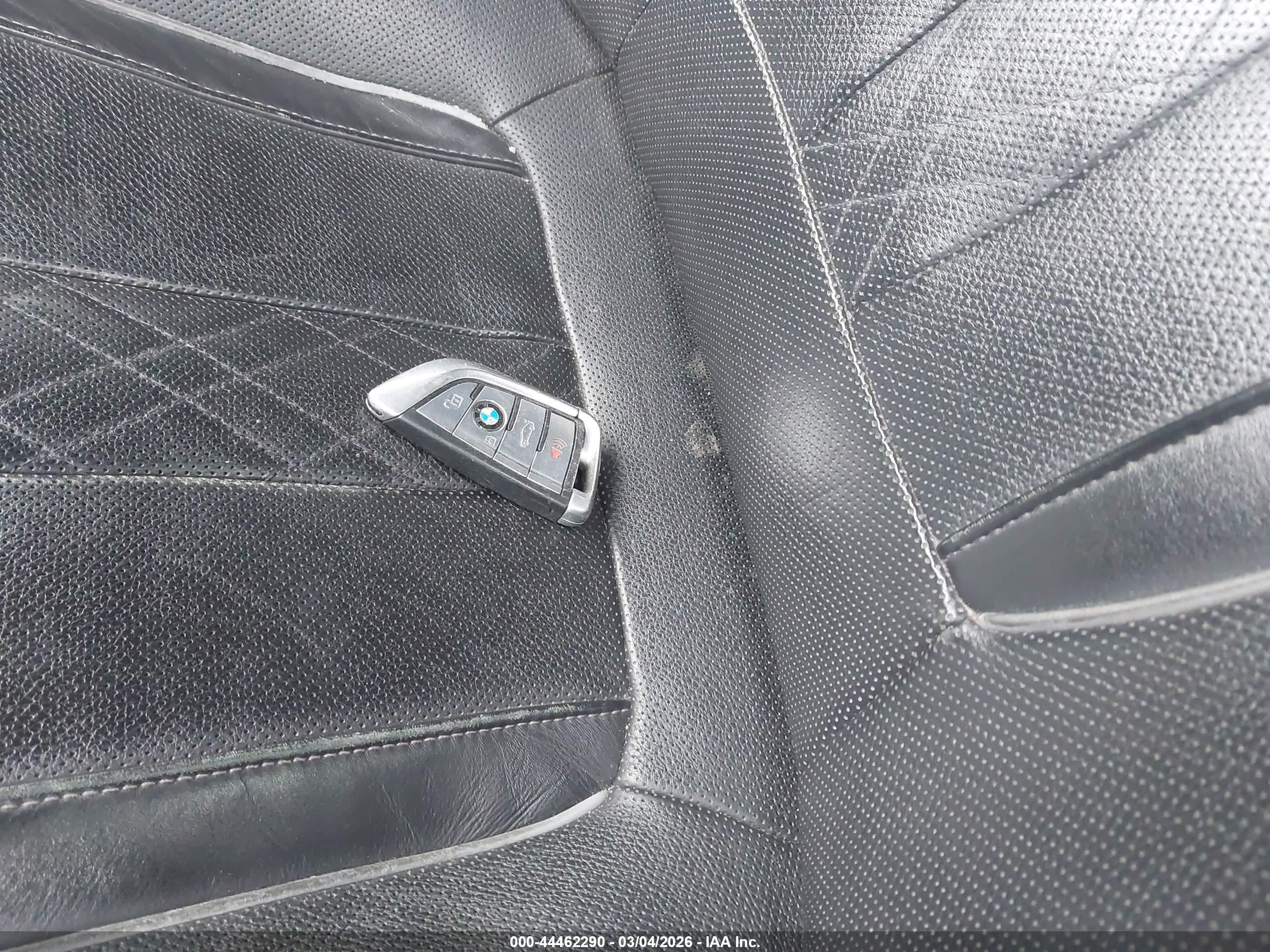 BMW 750I image 11