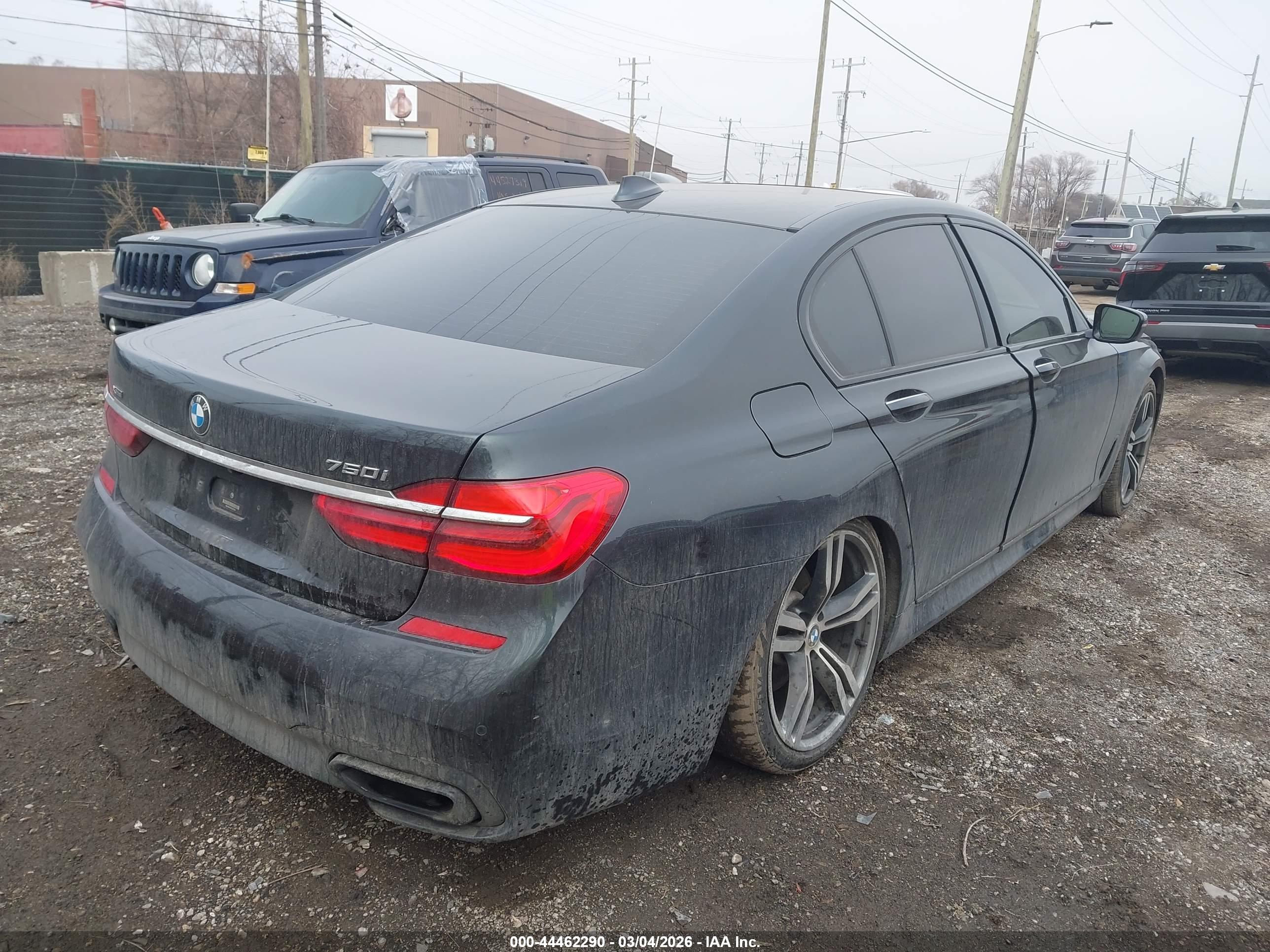 BMW 750I image 4