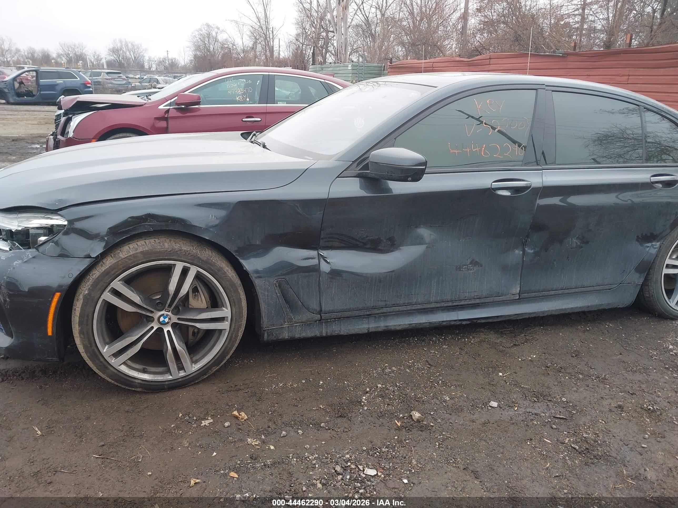 BMW 750I image 6