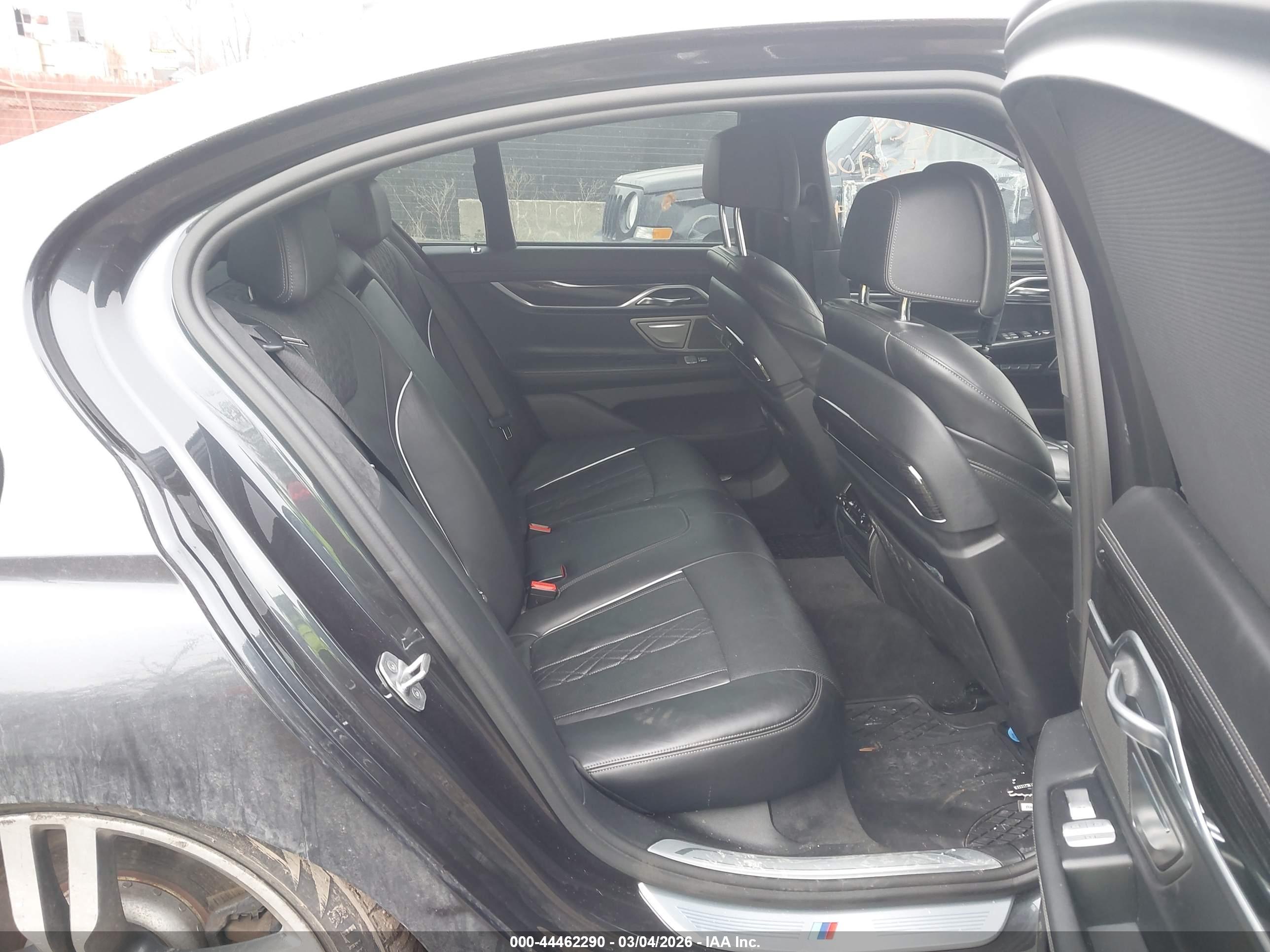 BMW 750I image 8