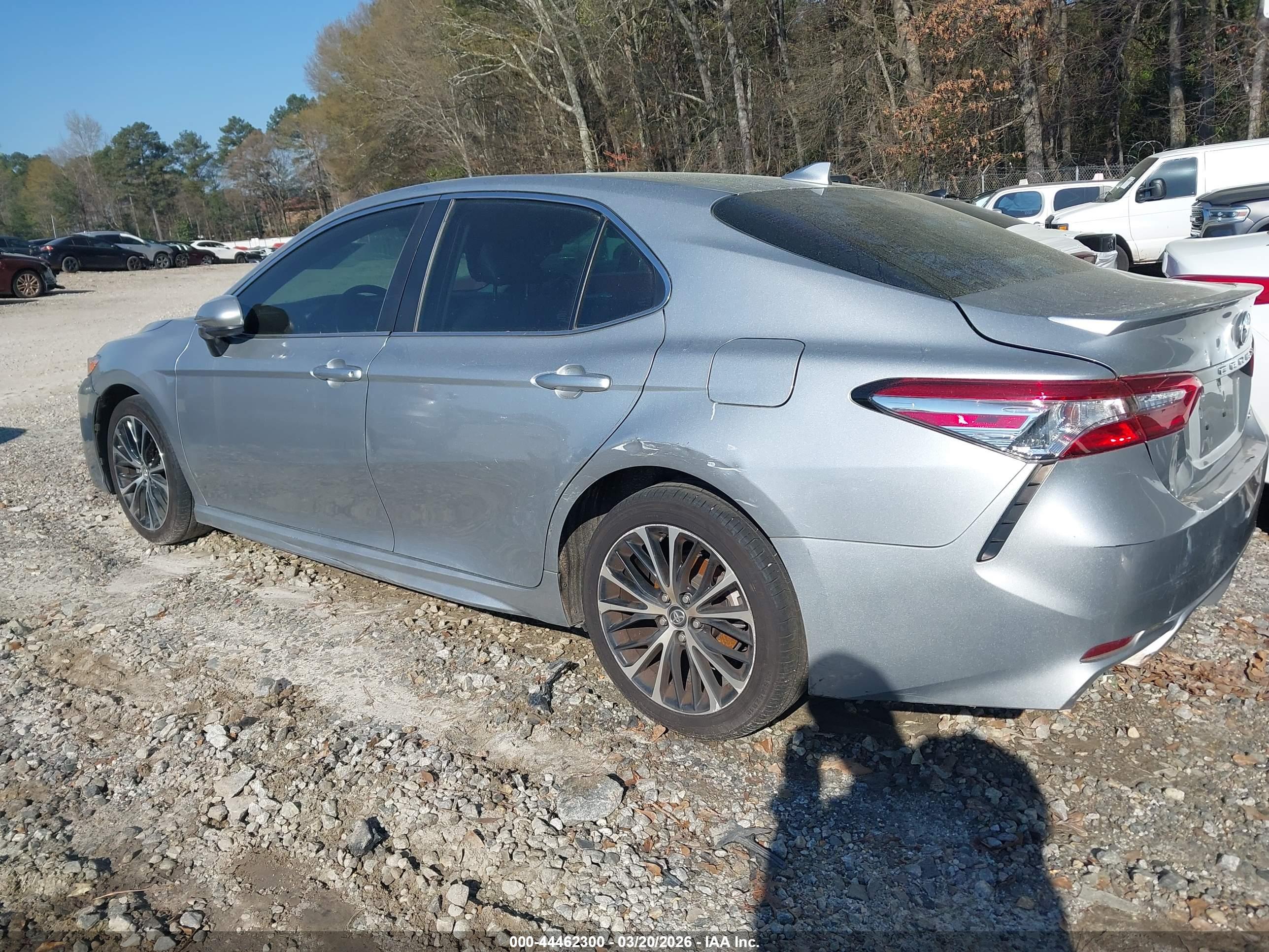 TOYOTA CAMRY image 3