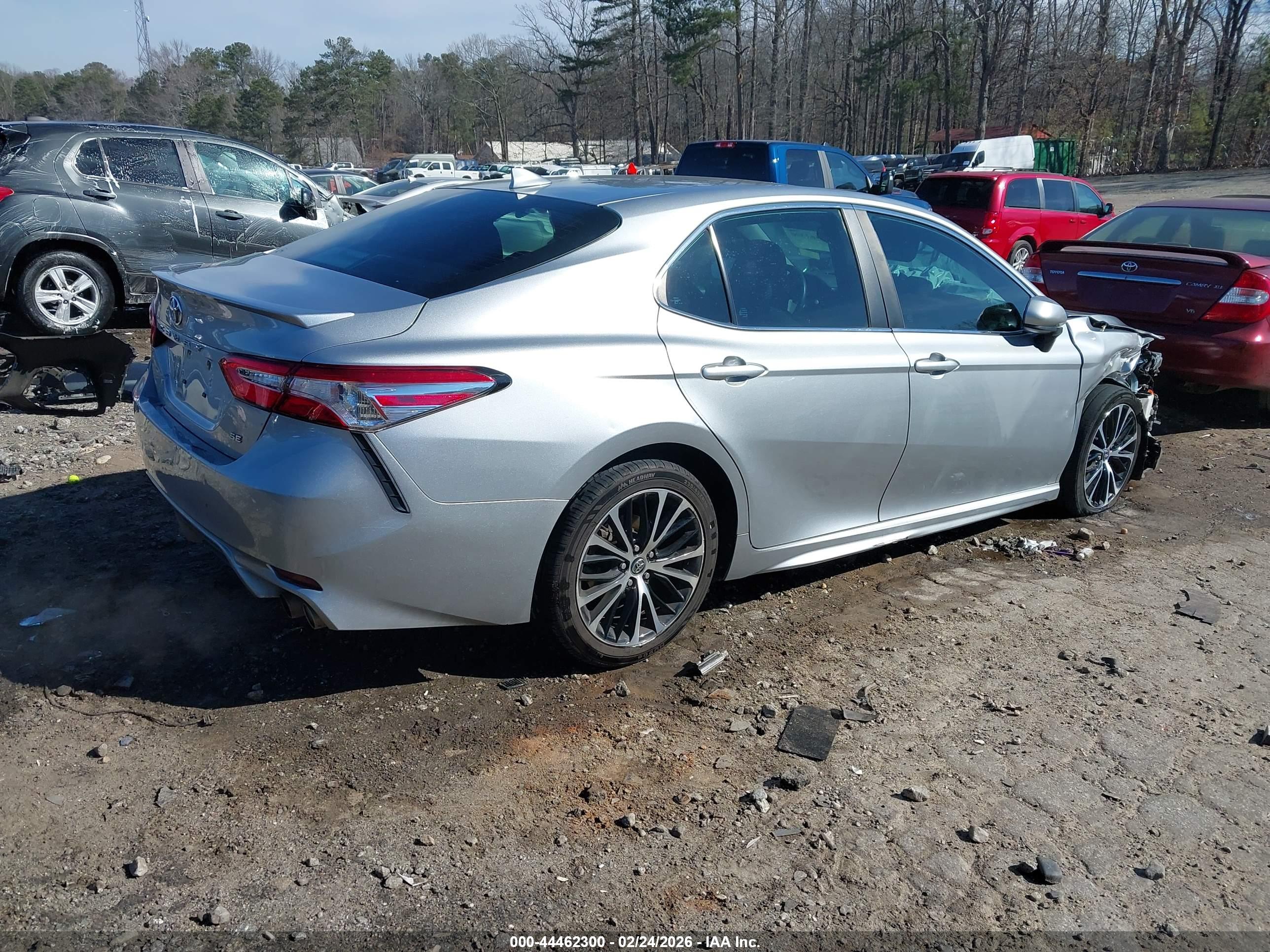 TOYOTA CAMRY image 4
