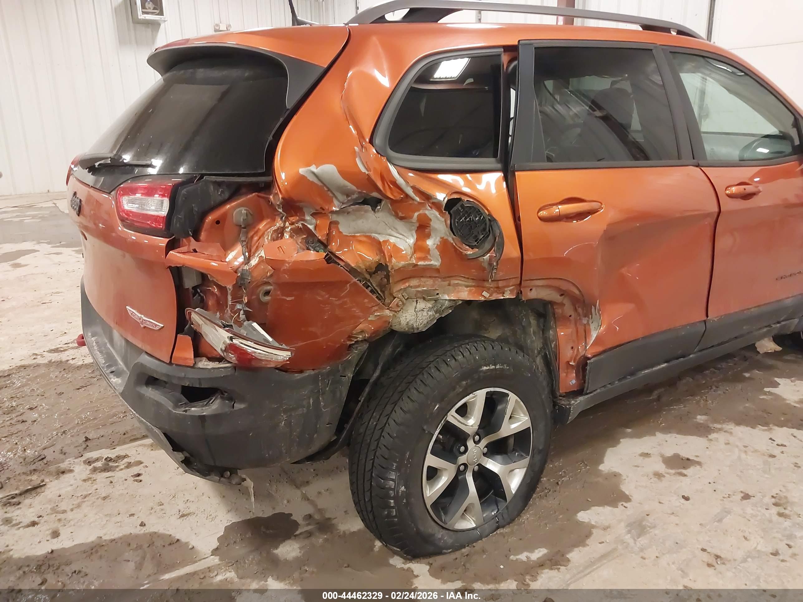 JEEP CHEROKEE image 6
