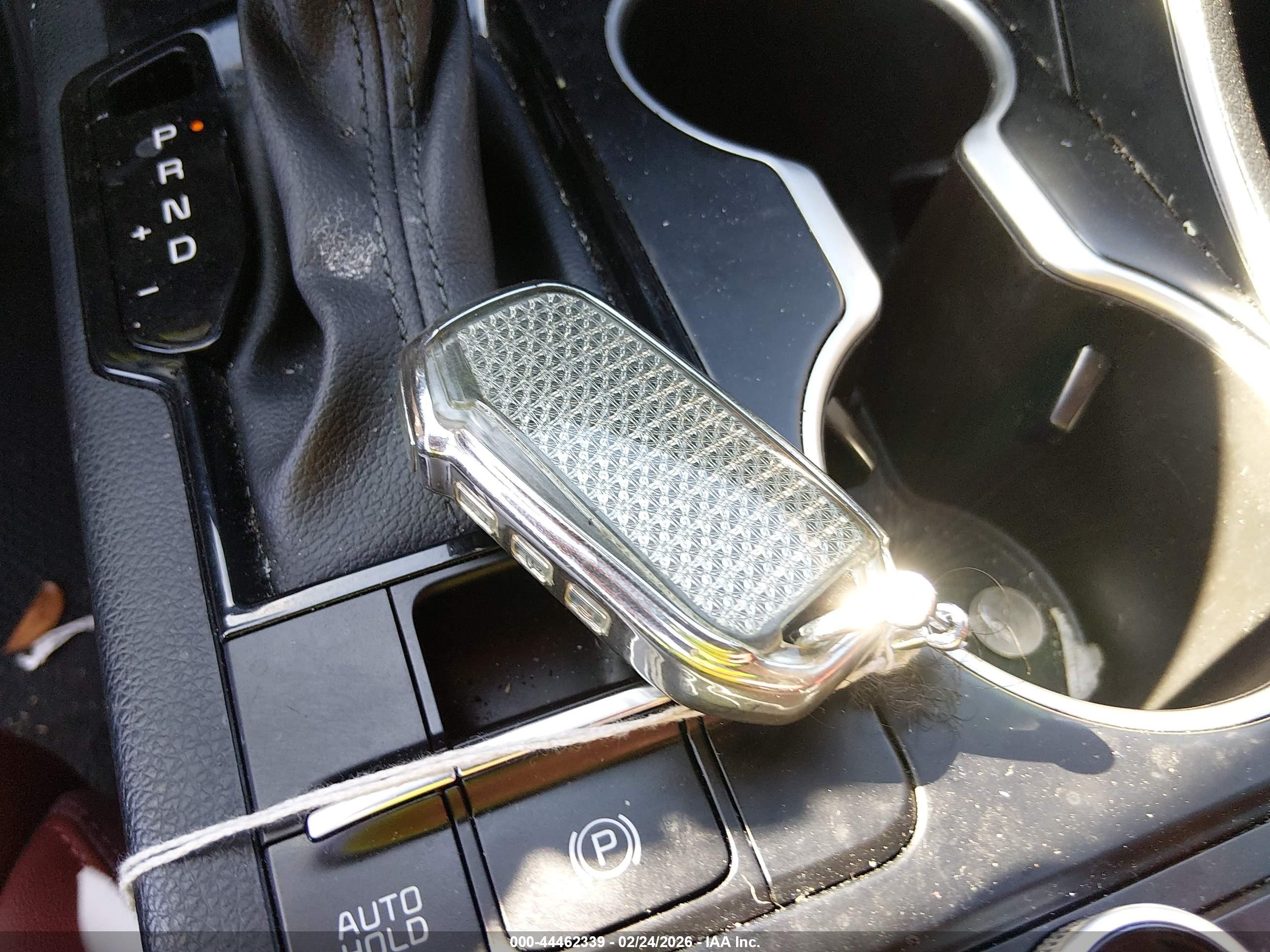 KIA K5 image 11
