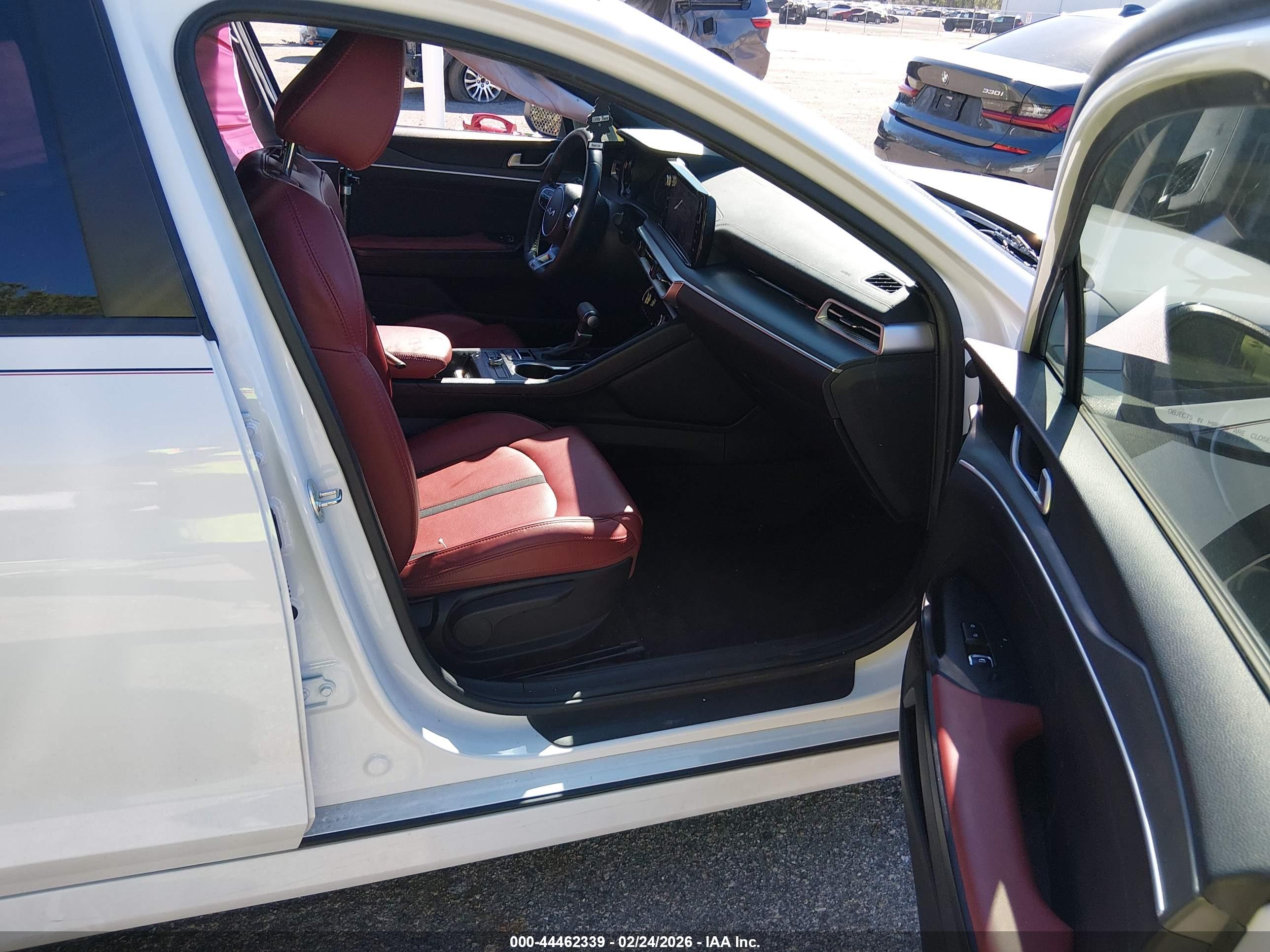 KIA K5 image 5