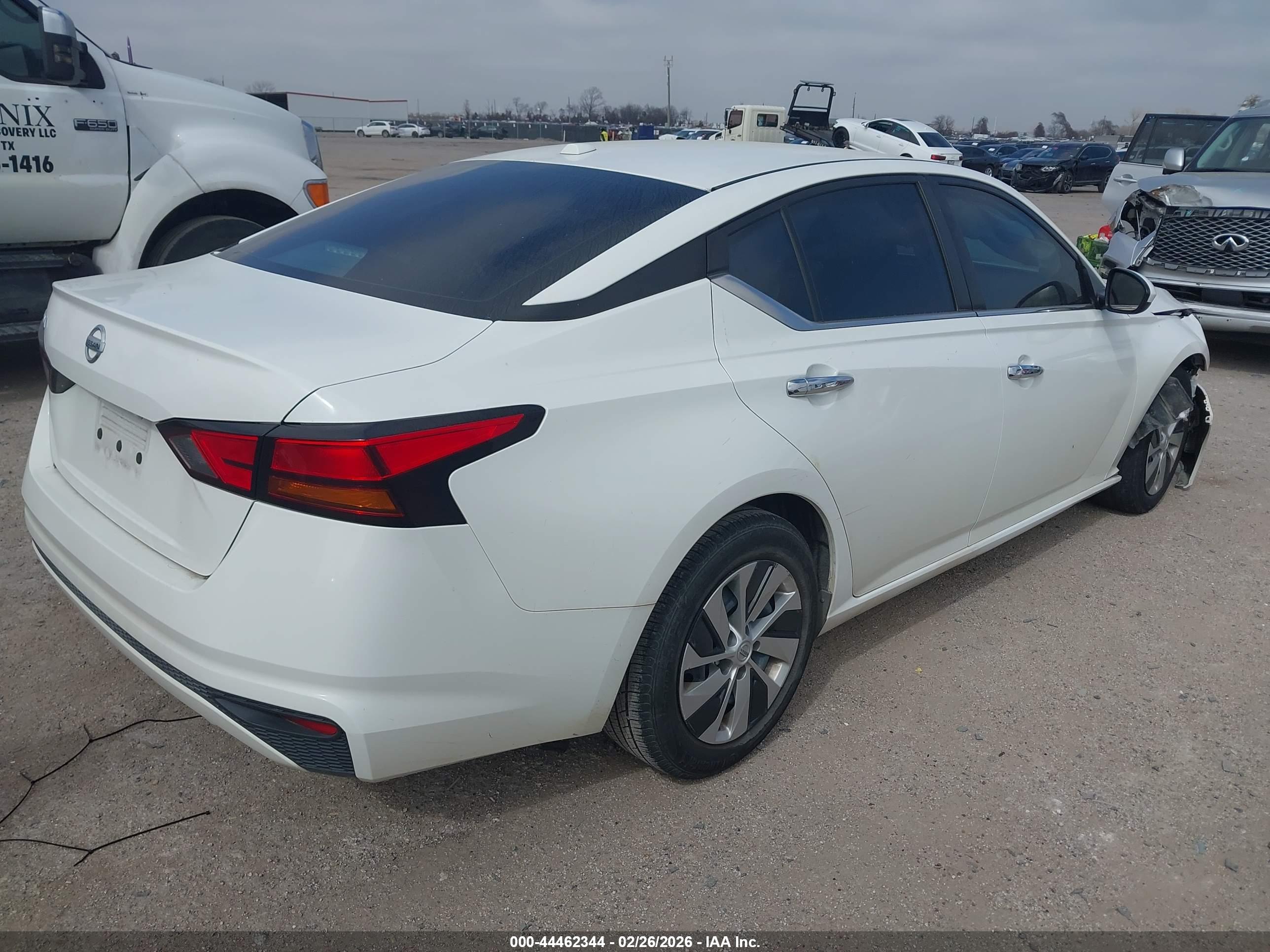 NISSAN ALTIMA image 4