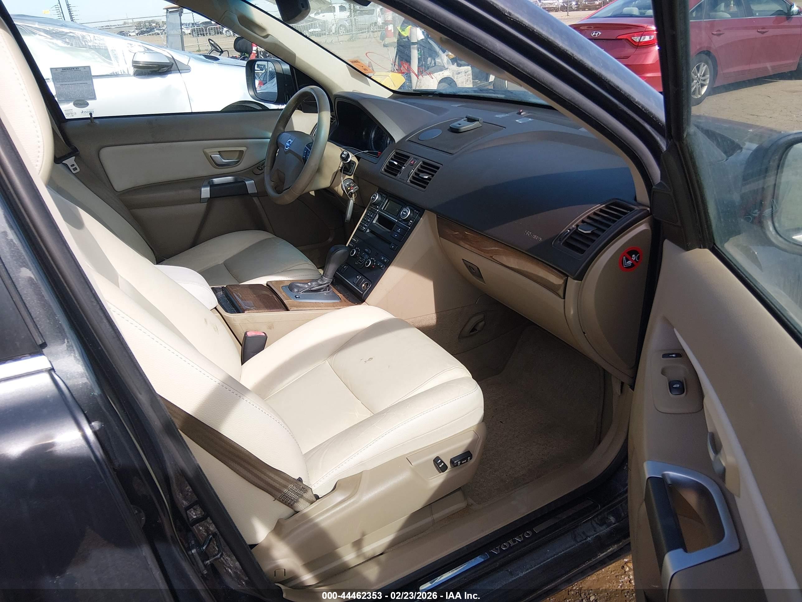 VOLVO XC90 image 5