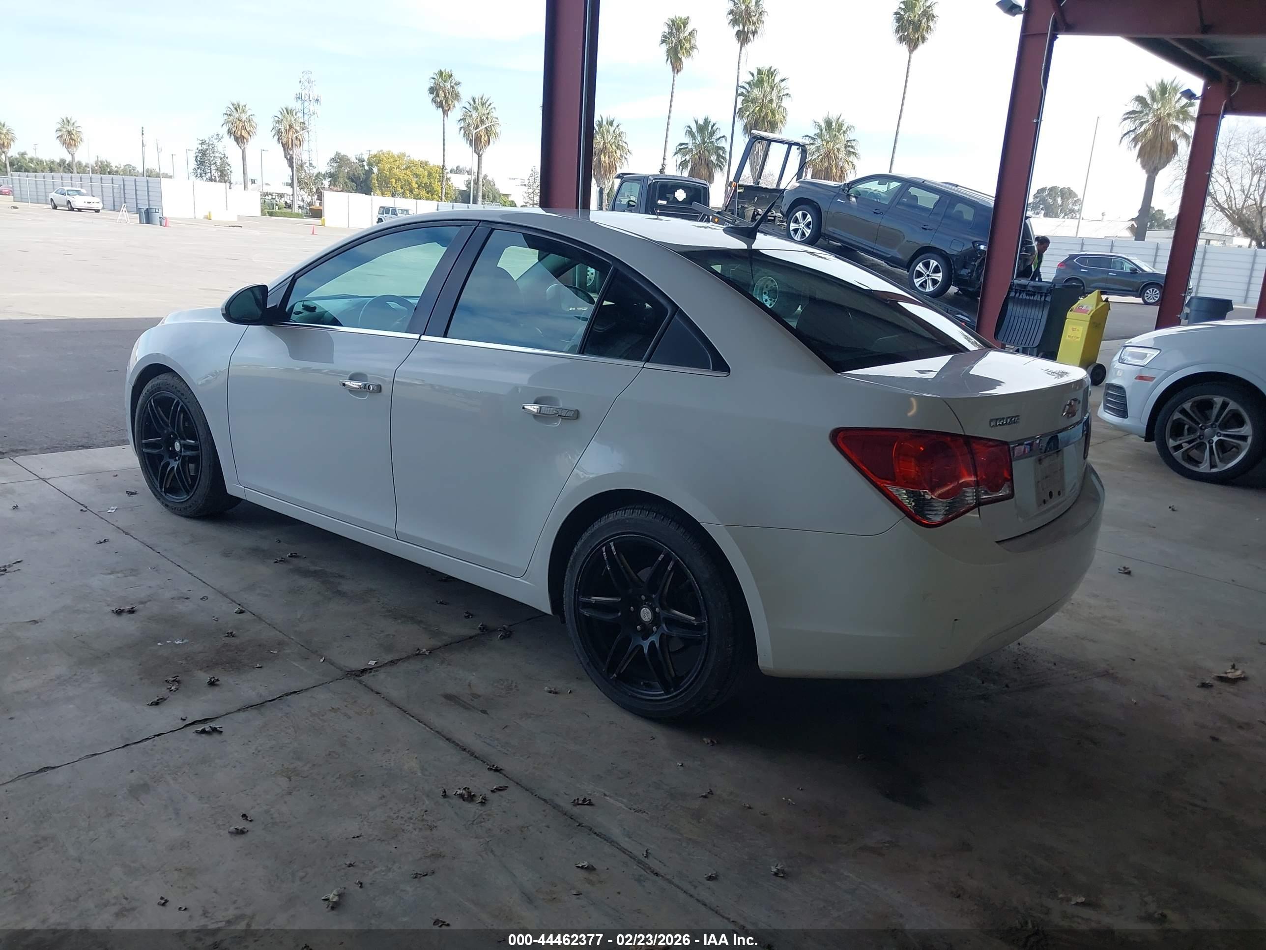 CHEVROLET CRUZE image 3