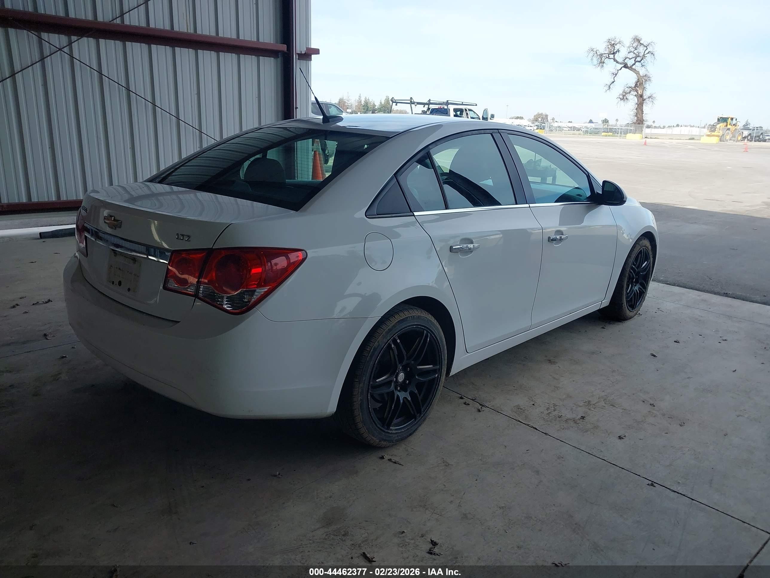 CHEVROLET CRUZE image 4