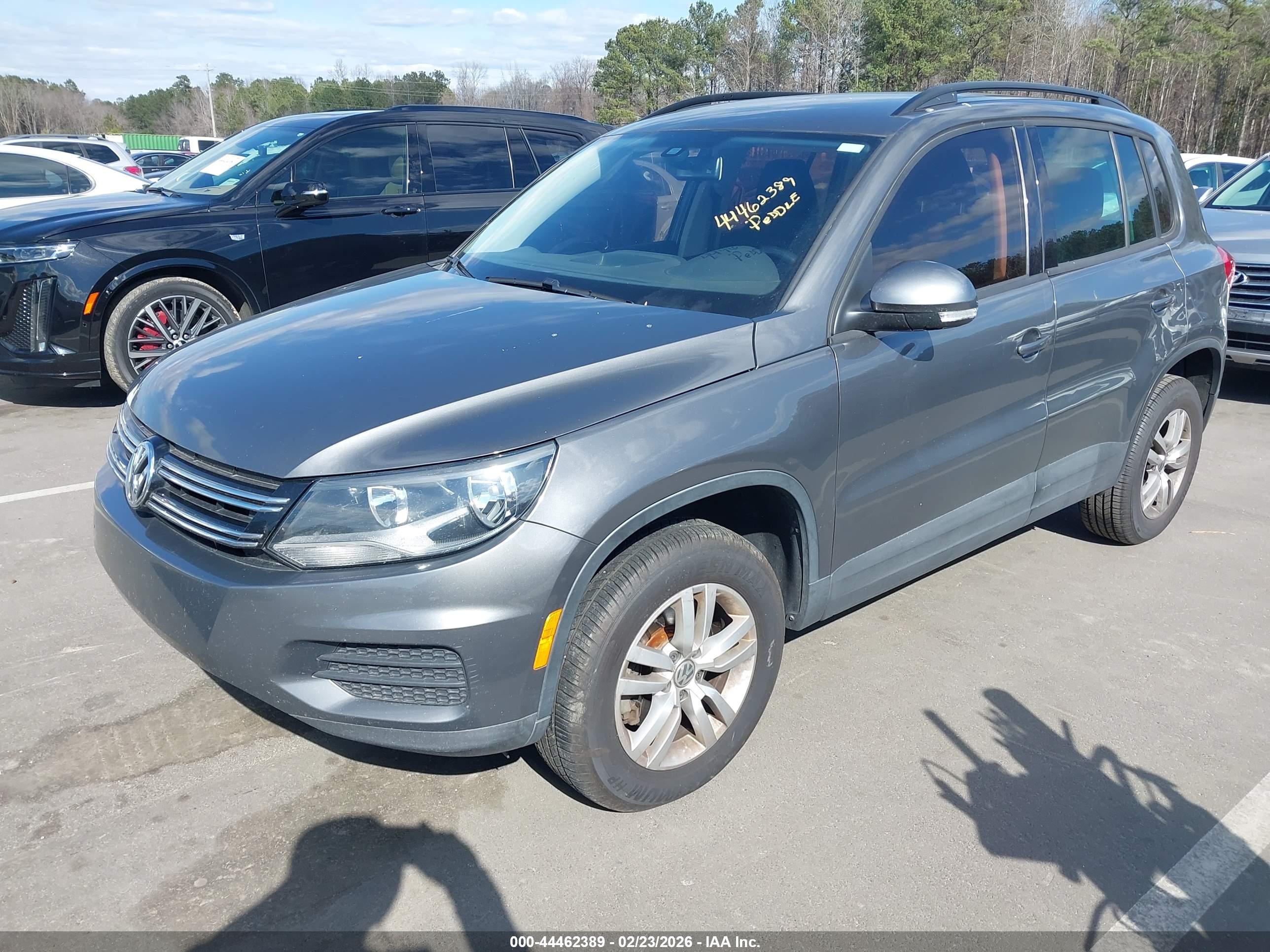 VOLKSWAGEN TIGUAN image 2