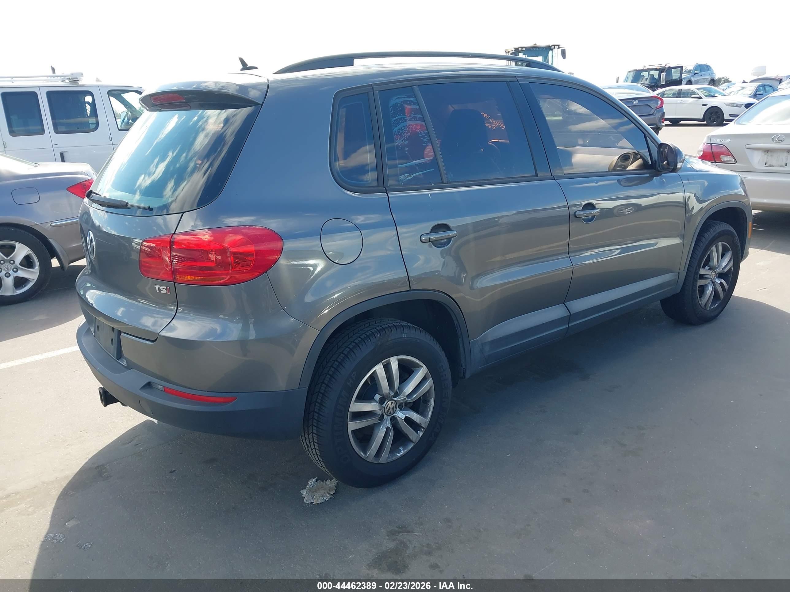 VOLKSWAGEN TIGUAN image 4