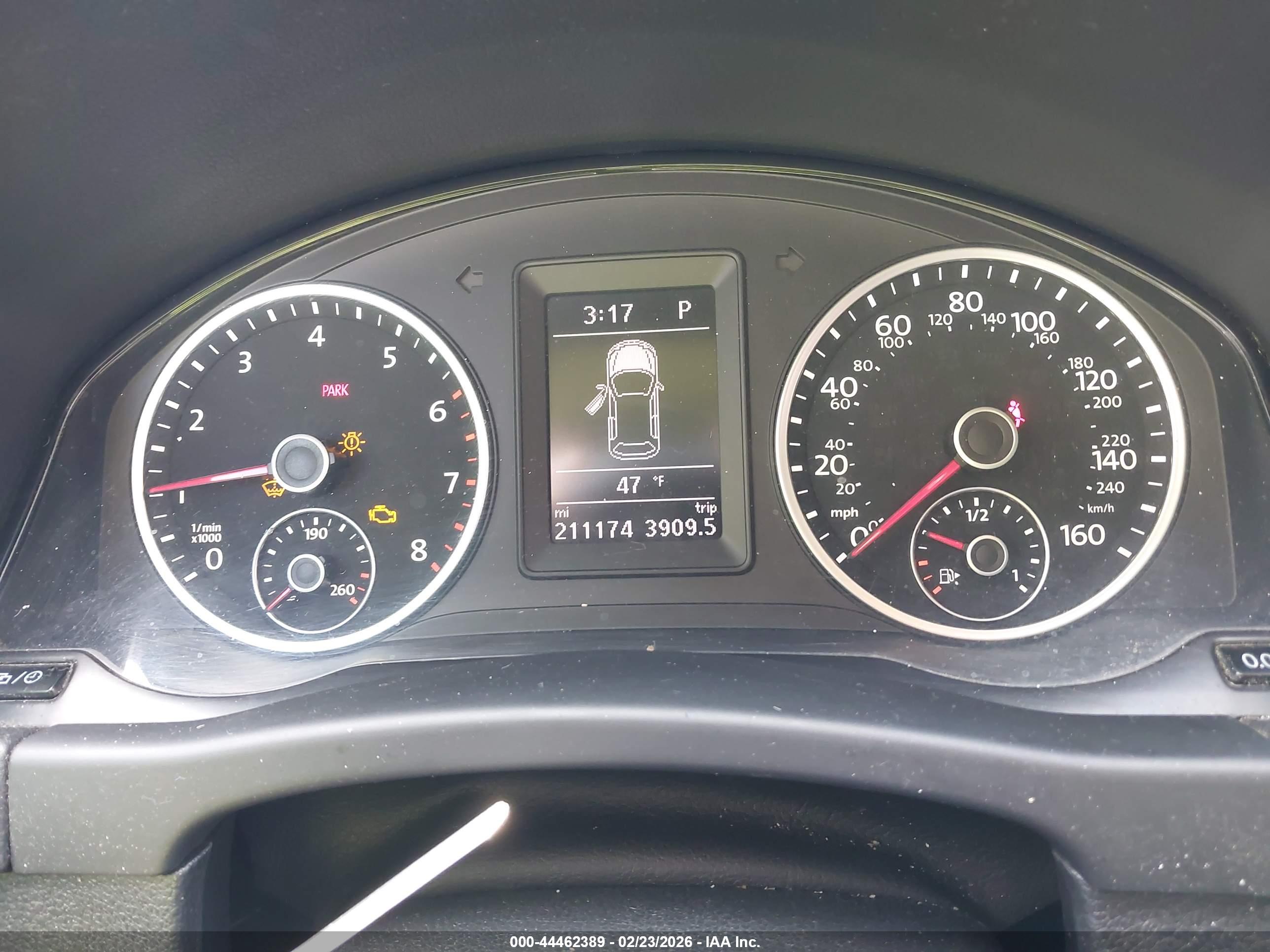 VOLKSWAGEN TIGUAN image 7