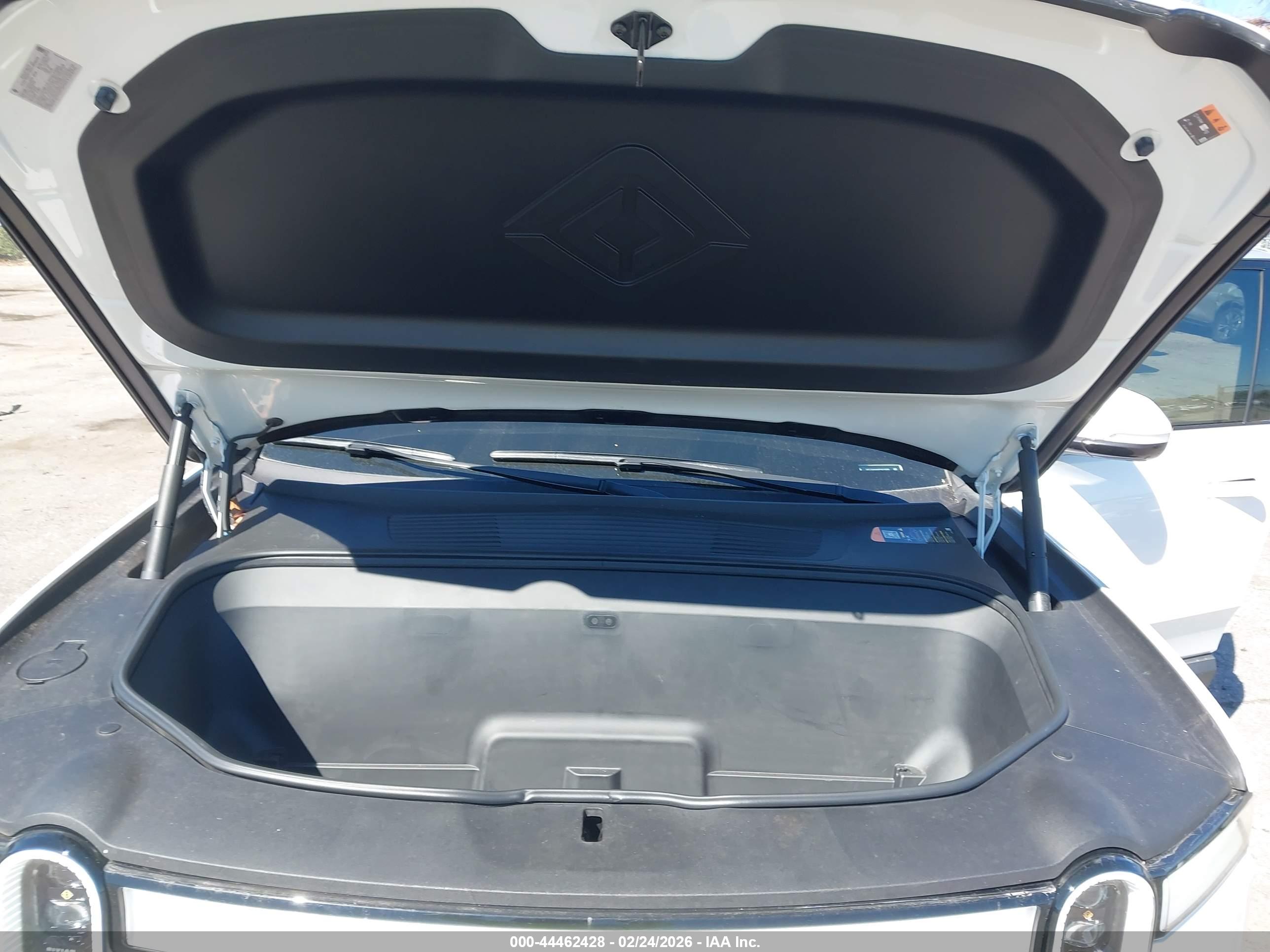 RIVIAN R1T image 10