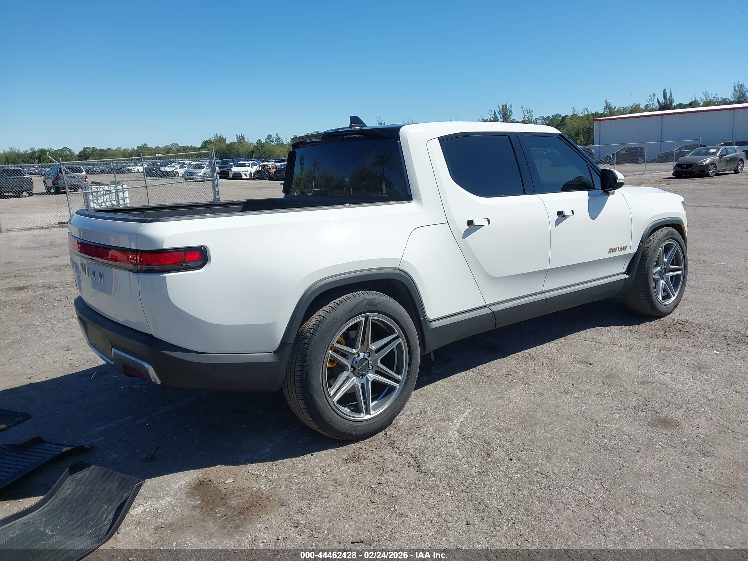 RIVIAN R1T image 4