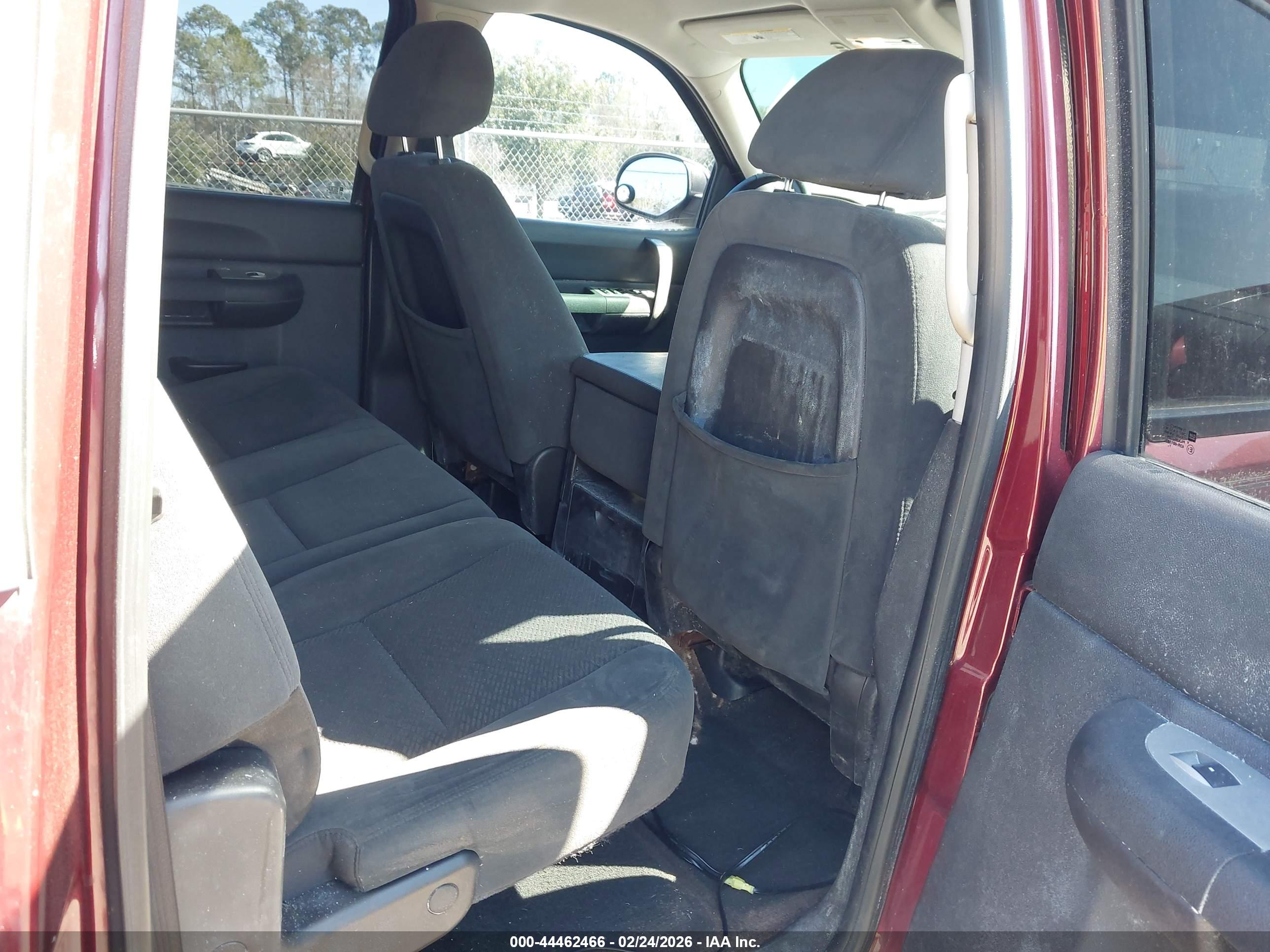 CHEVROLET SILVERADO image 8