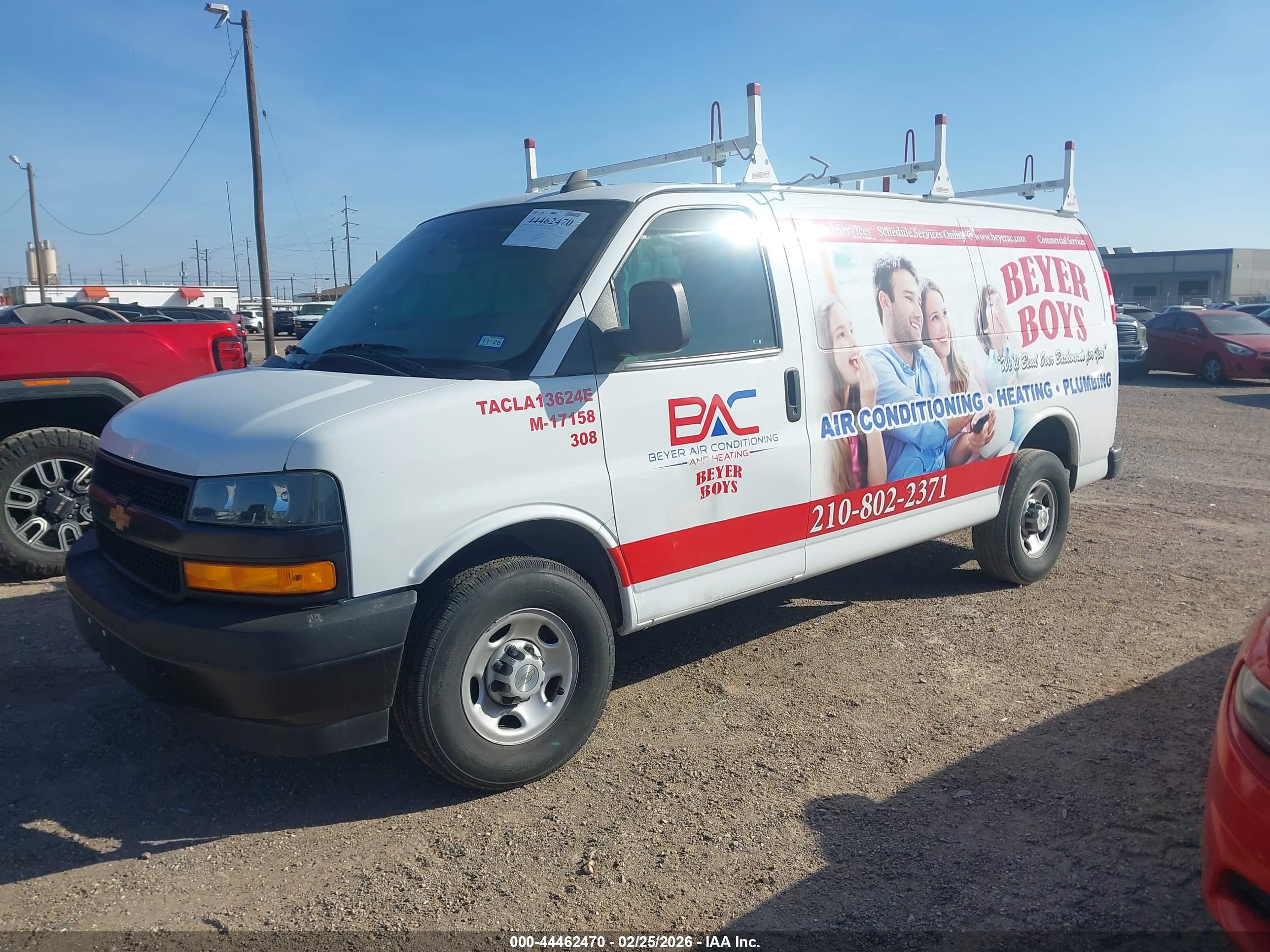 CHEVROLET EXPRESS image 2