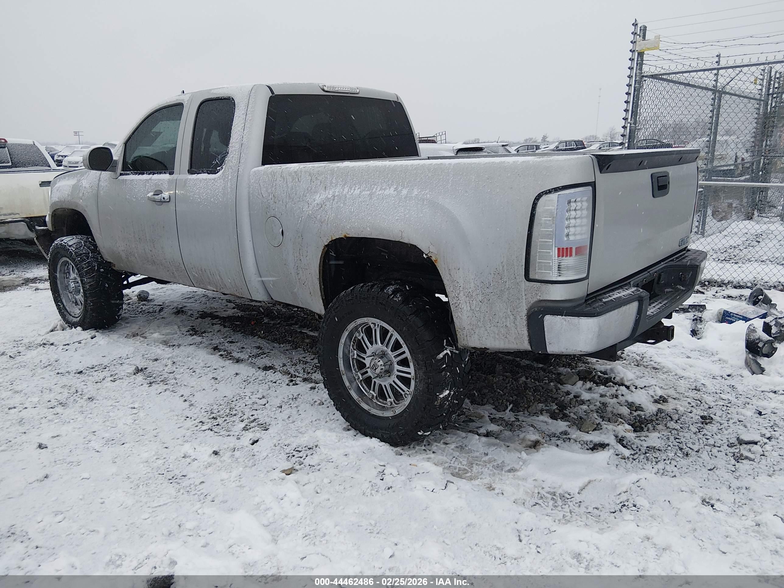 GMC SIERRA image 3