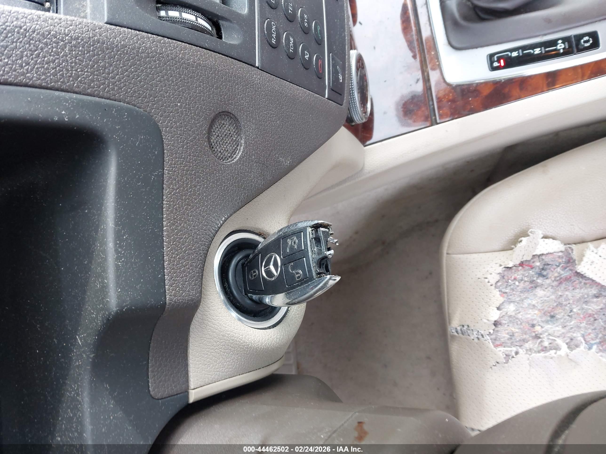 MERCEDES-BENZ C image 11
