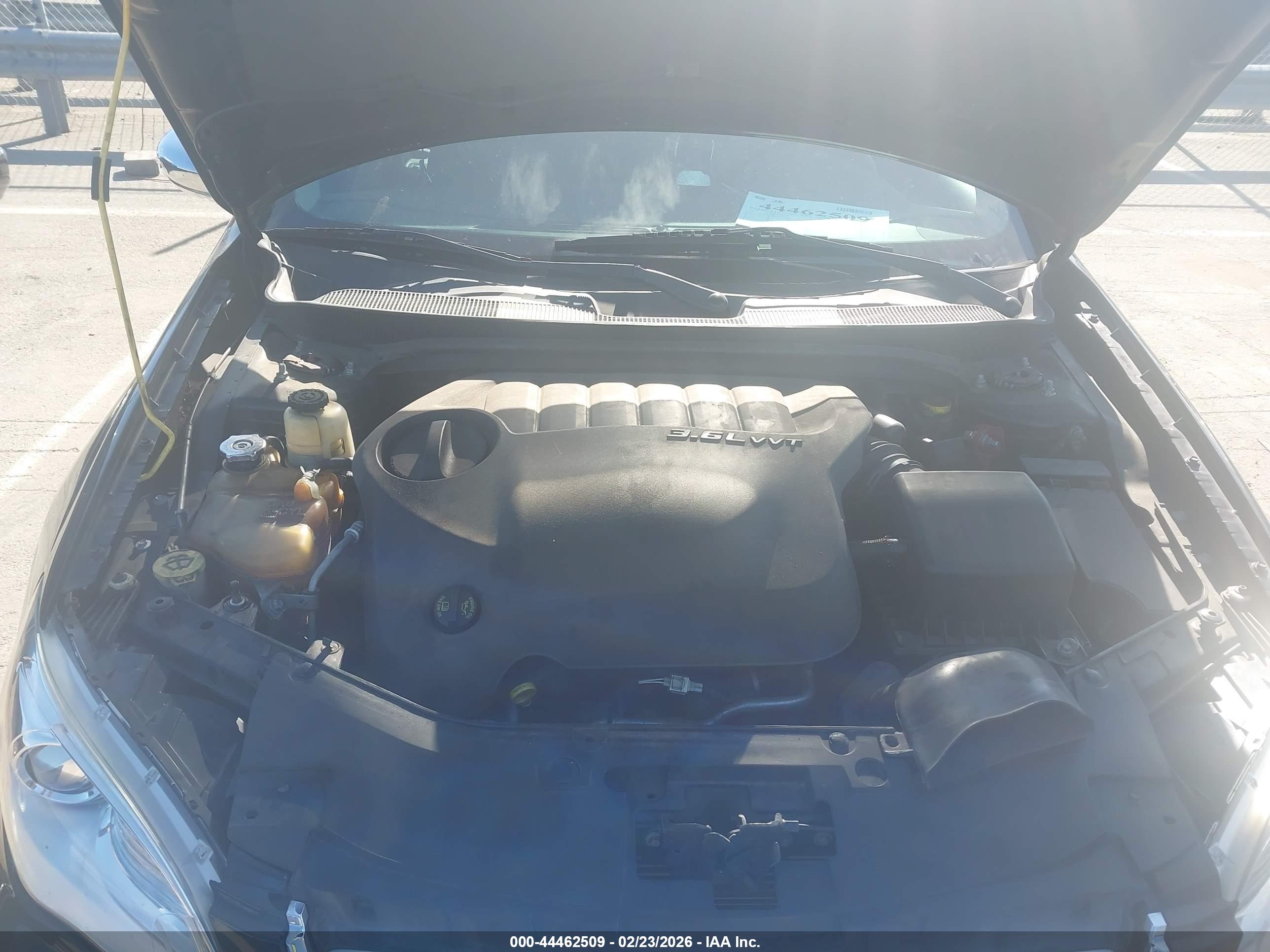 CHRYSLER 200 image 10