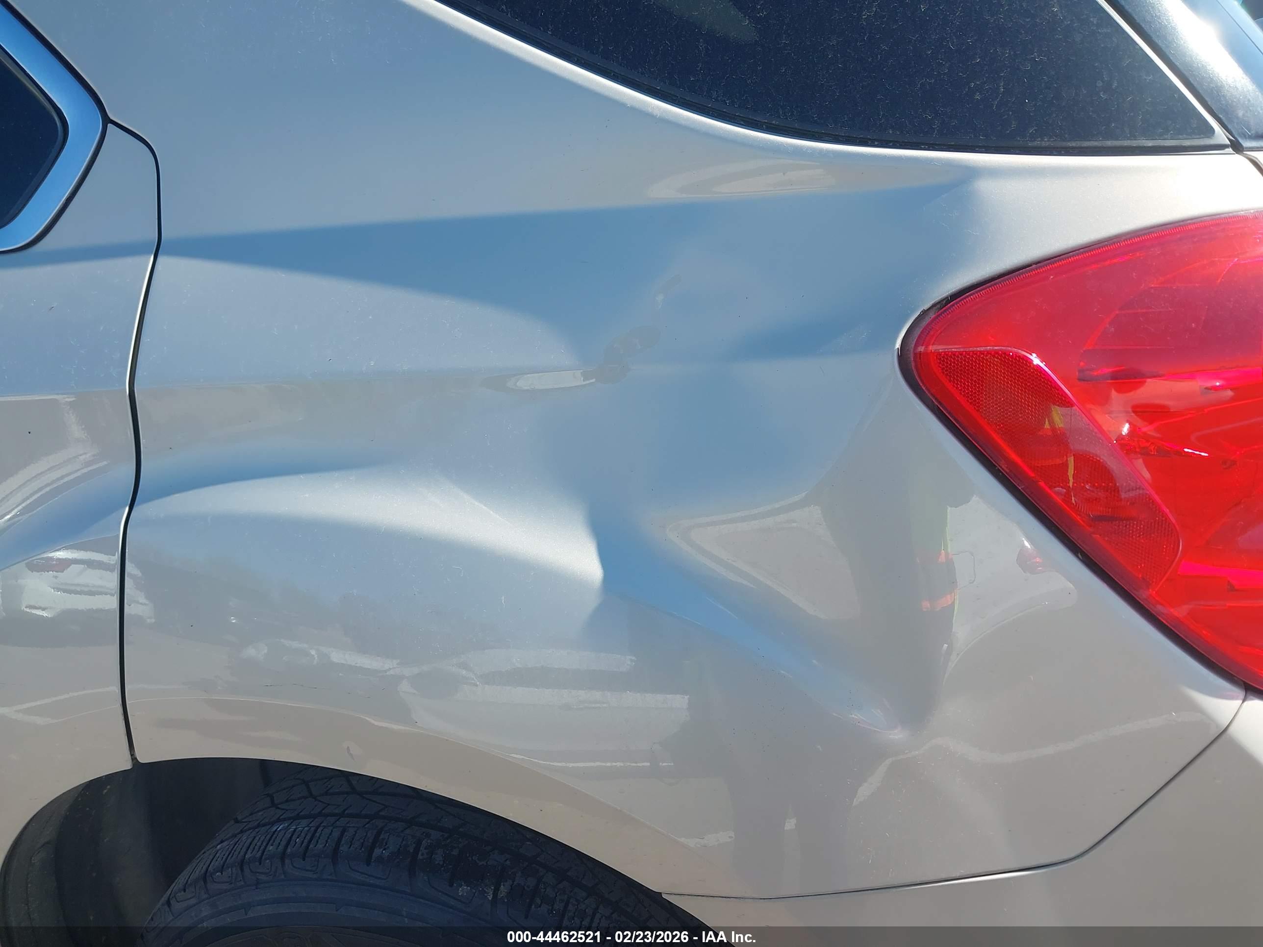 CHEVROLET EQUINOX image 6