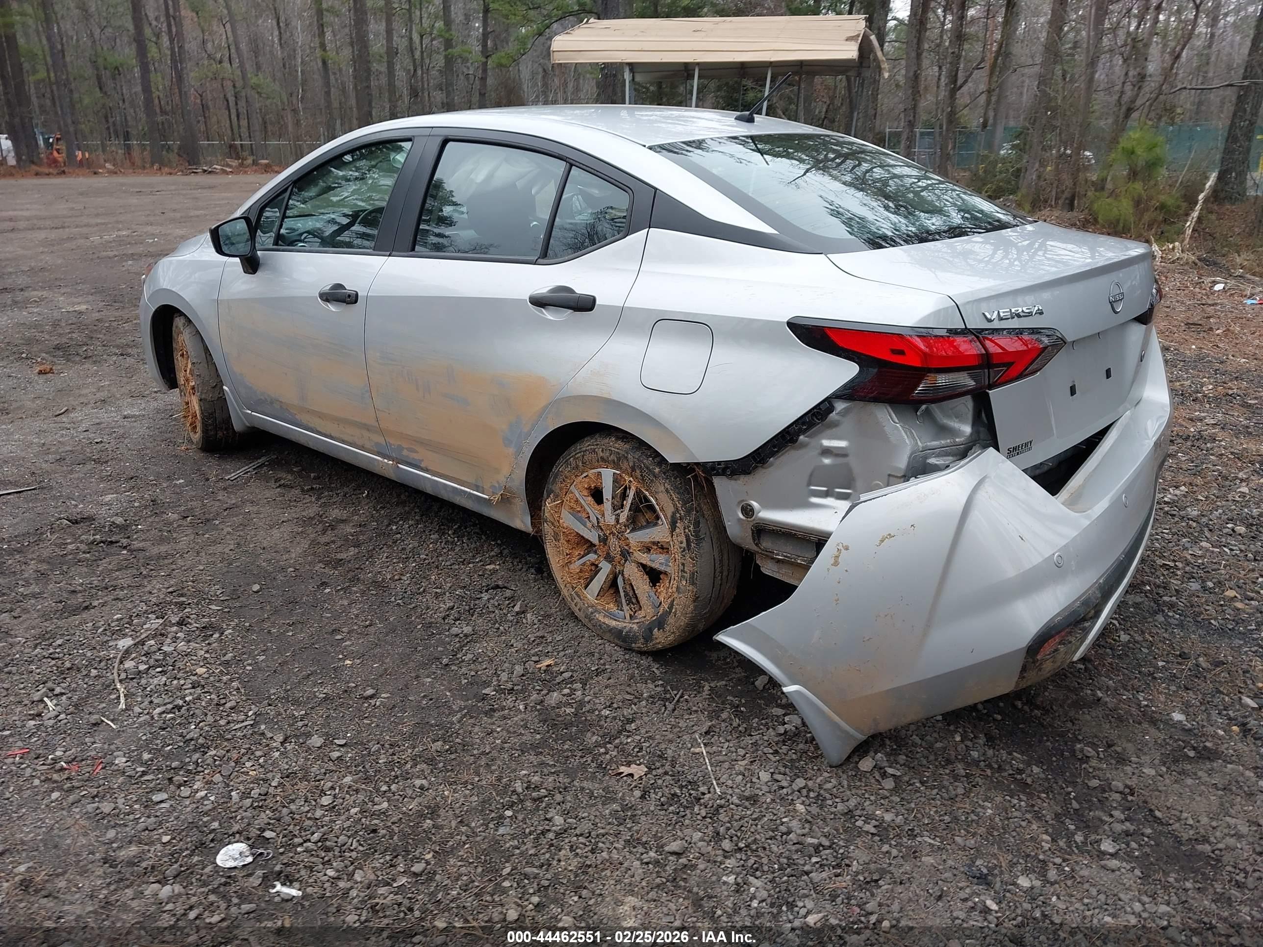 NISSAN VERSA image 3