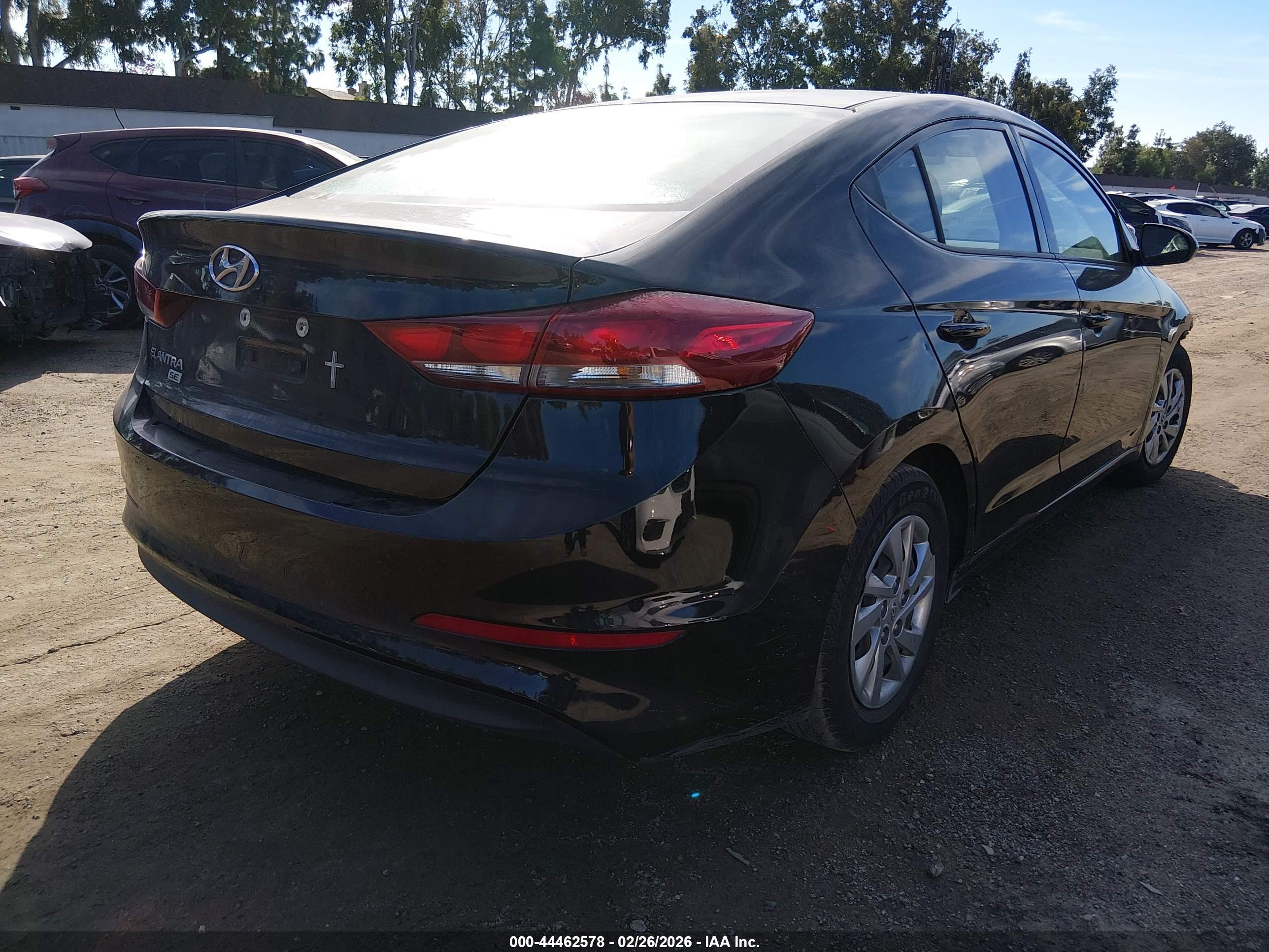 HYUNDAI ELANTRA image 4