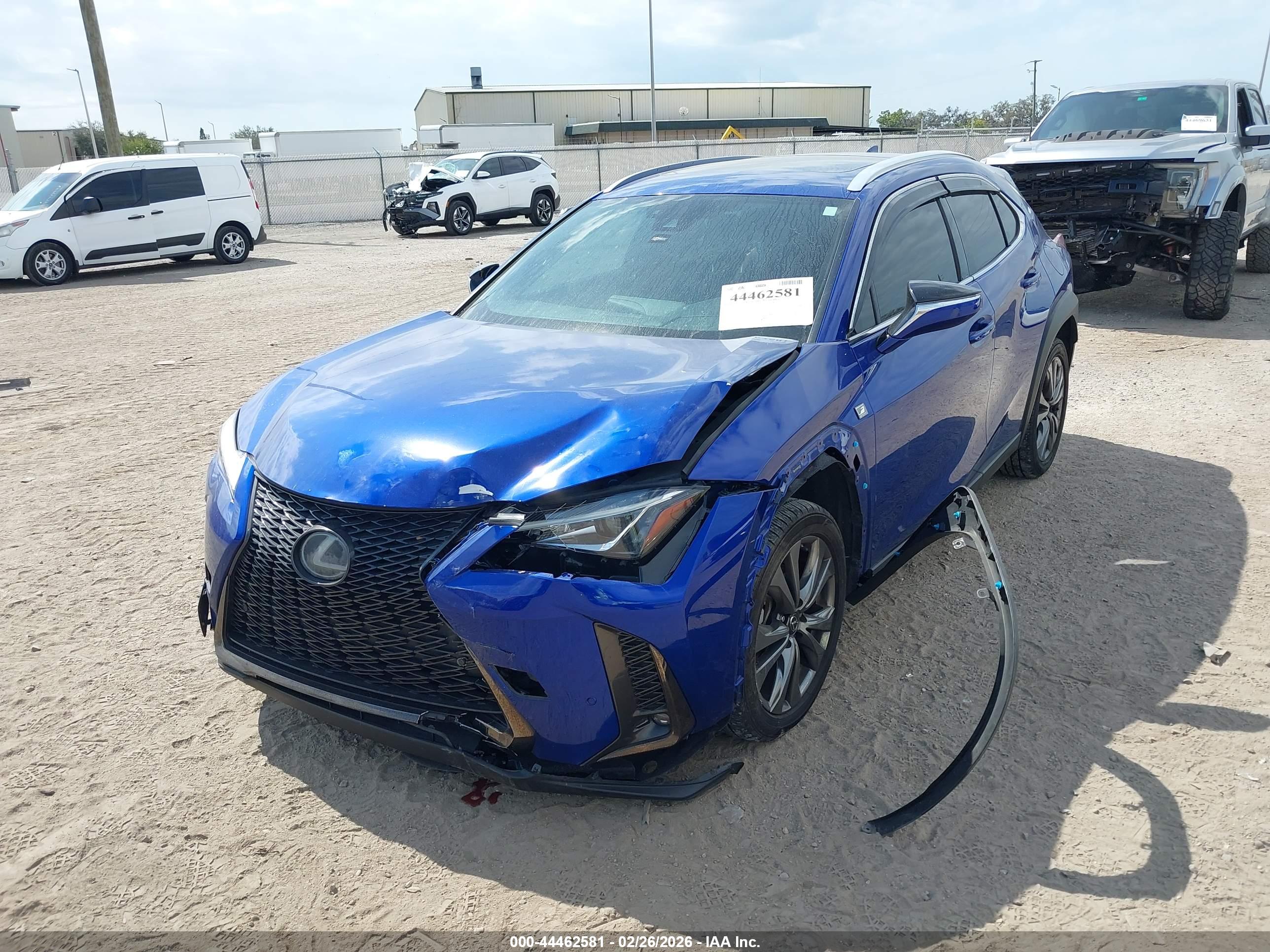 LEXUS UX image 6