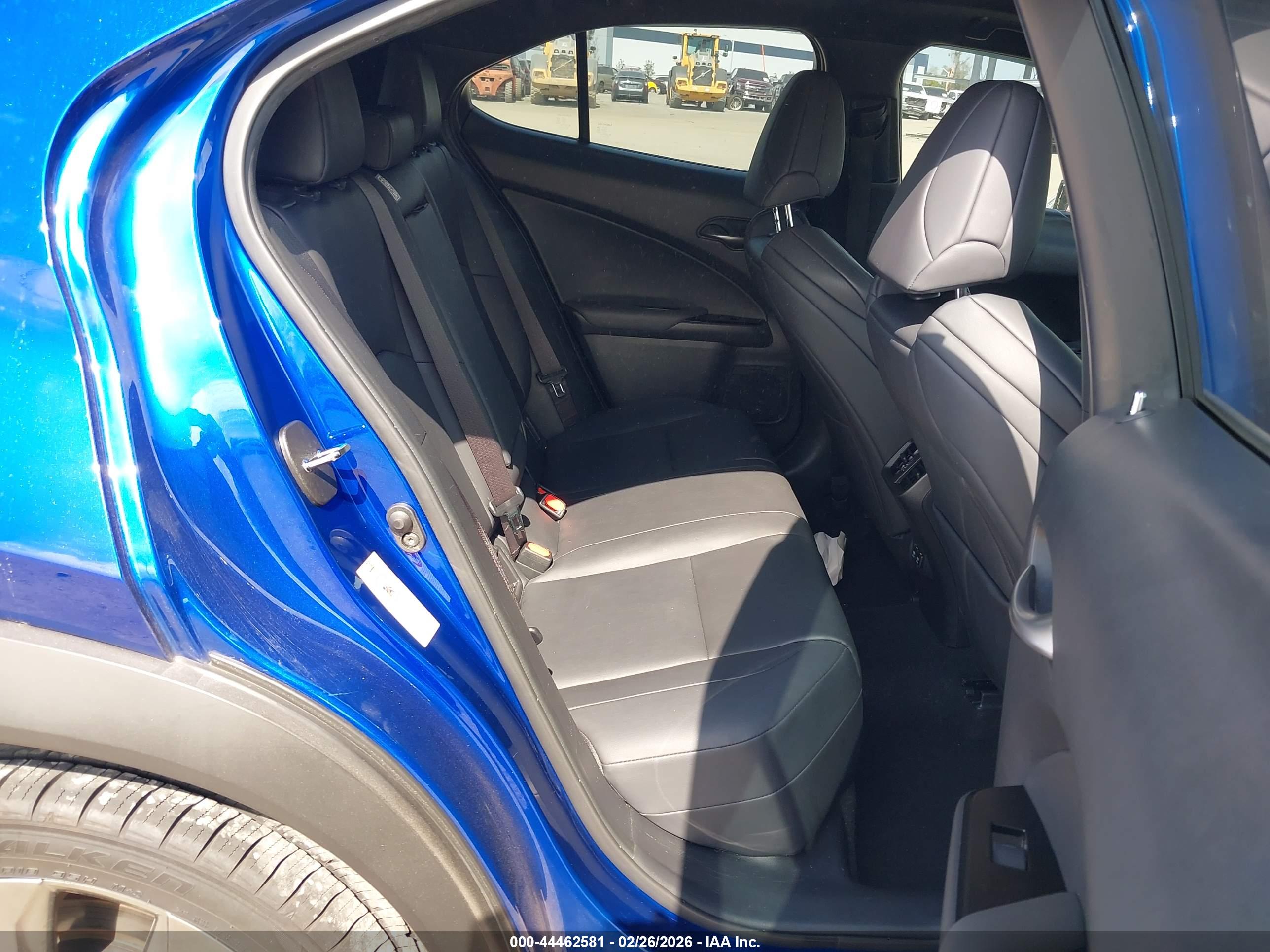 LEXUS UX image 8