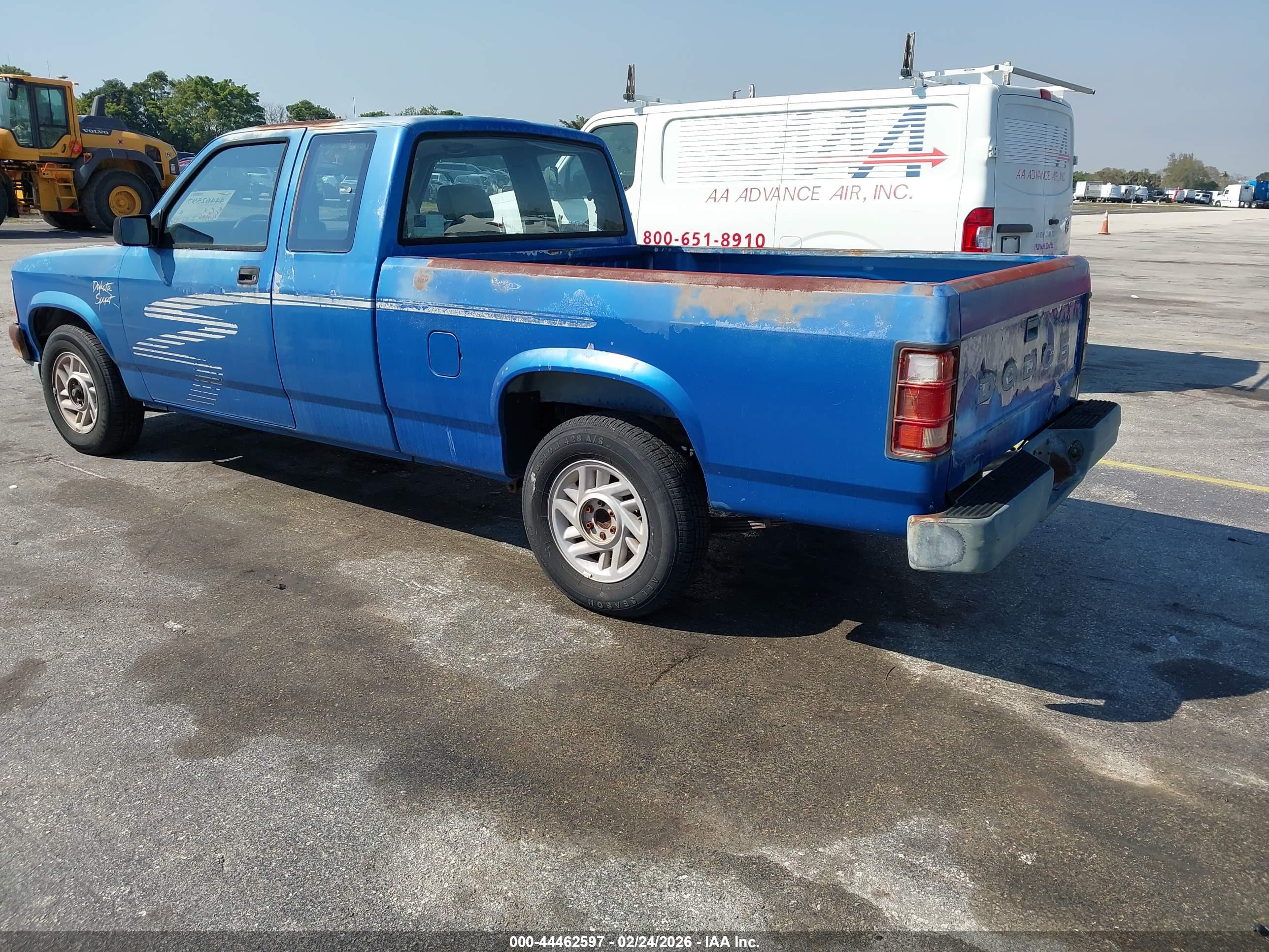 DODGE DAKOTA image 3