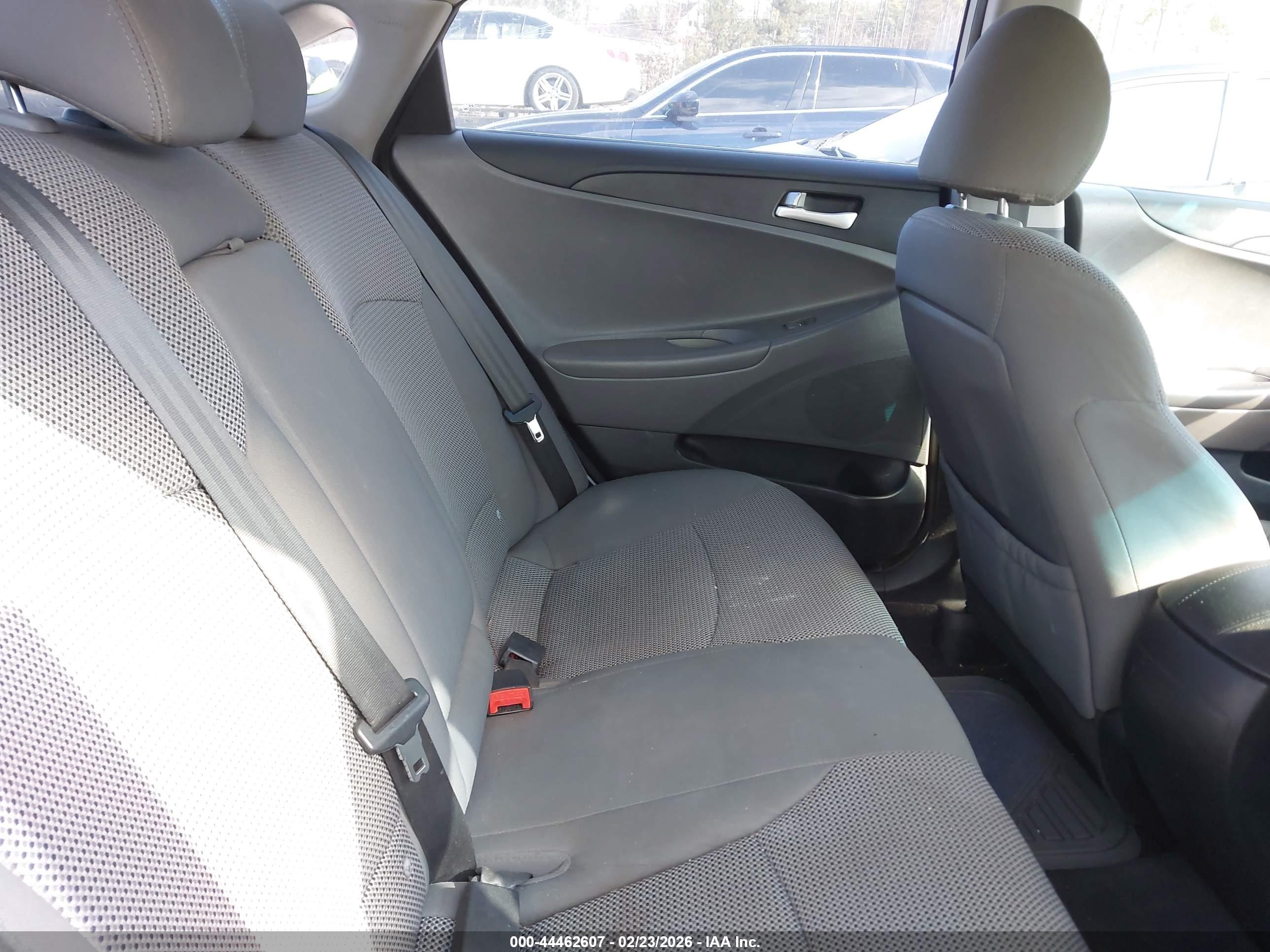 HYUNDAI SONATA image 8