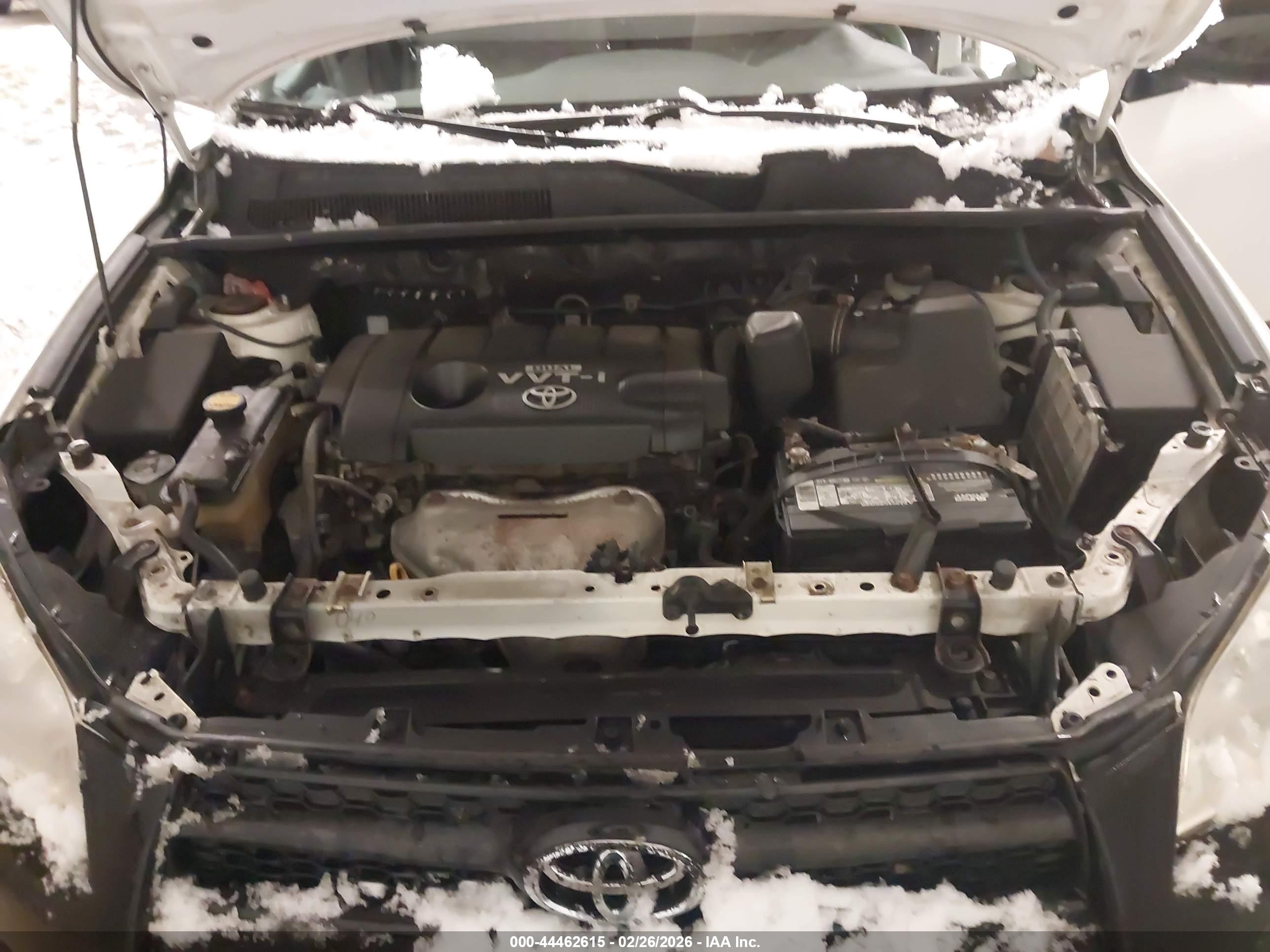 TOYOTA RAV4 image 10