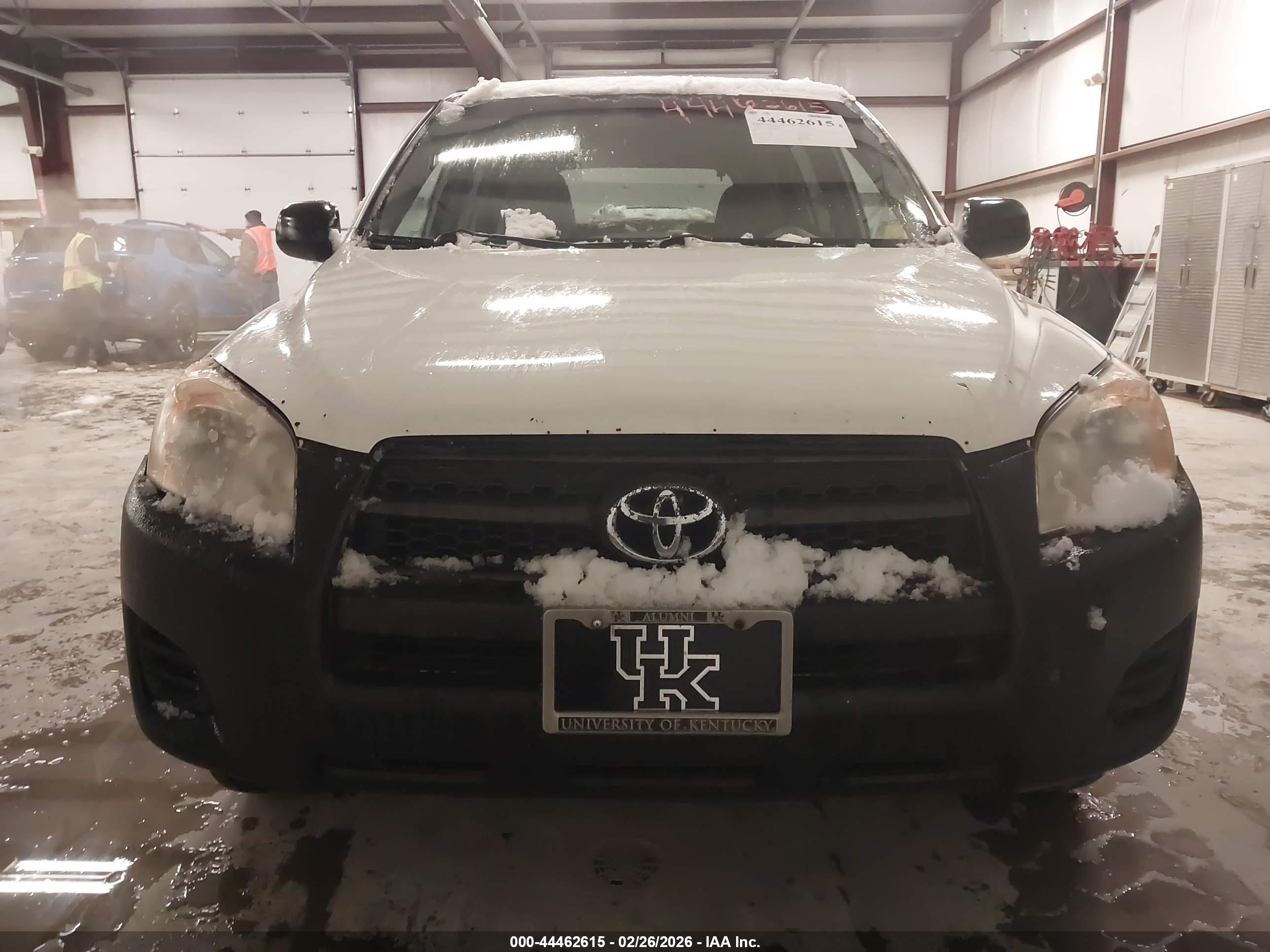 TOYOTA RAV4 image 6